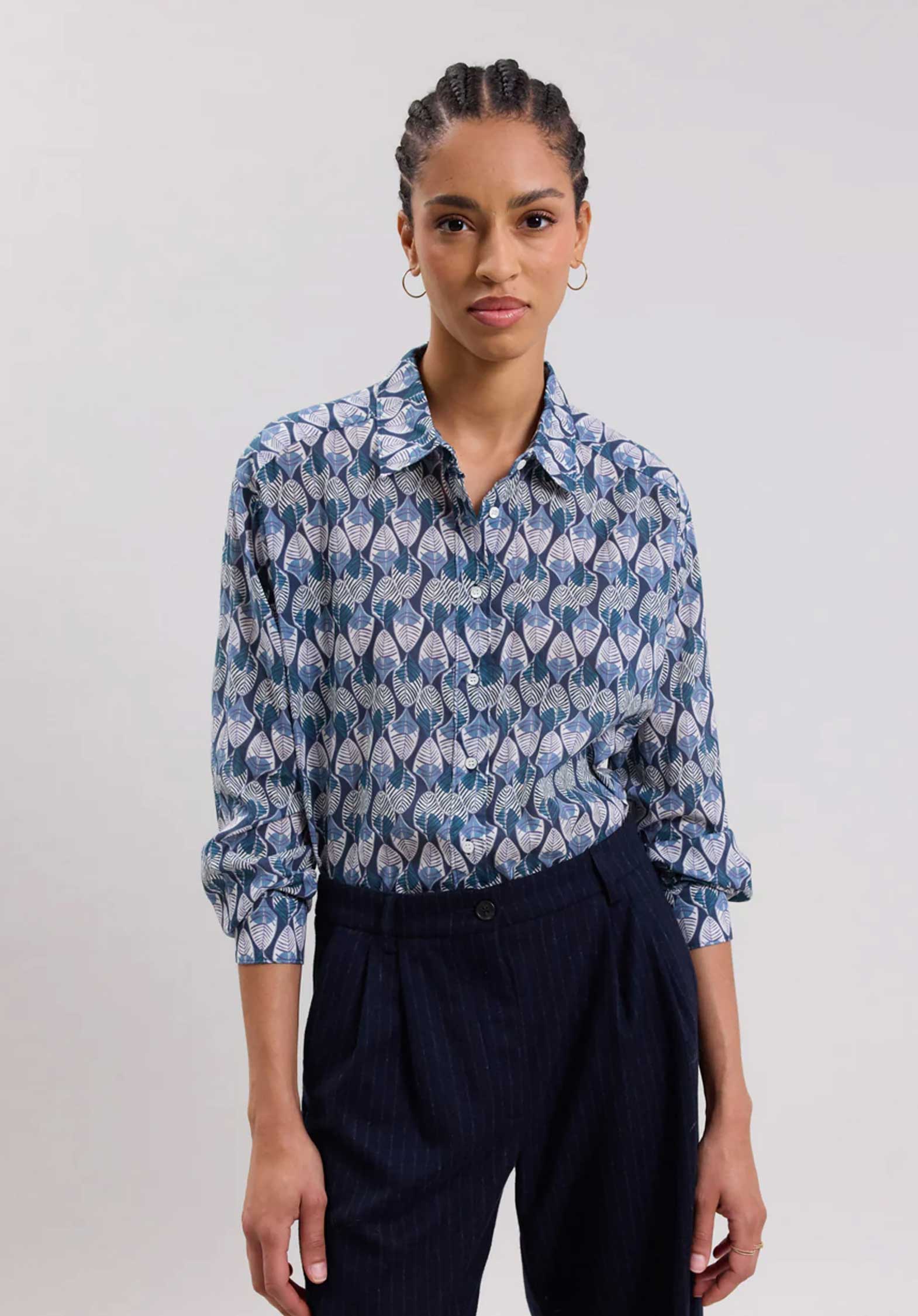 Shirt Cinema Bcce621 Petrol-Blue | Color: PETROL BLUE | Size: 2-M Refurbished - Rue Madame is a known brand, and the standardized name is " refurbished available on Cerqular