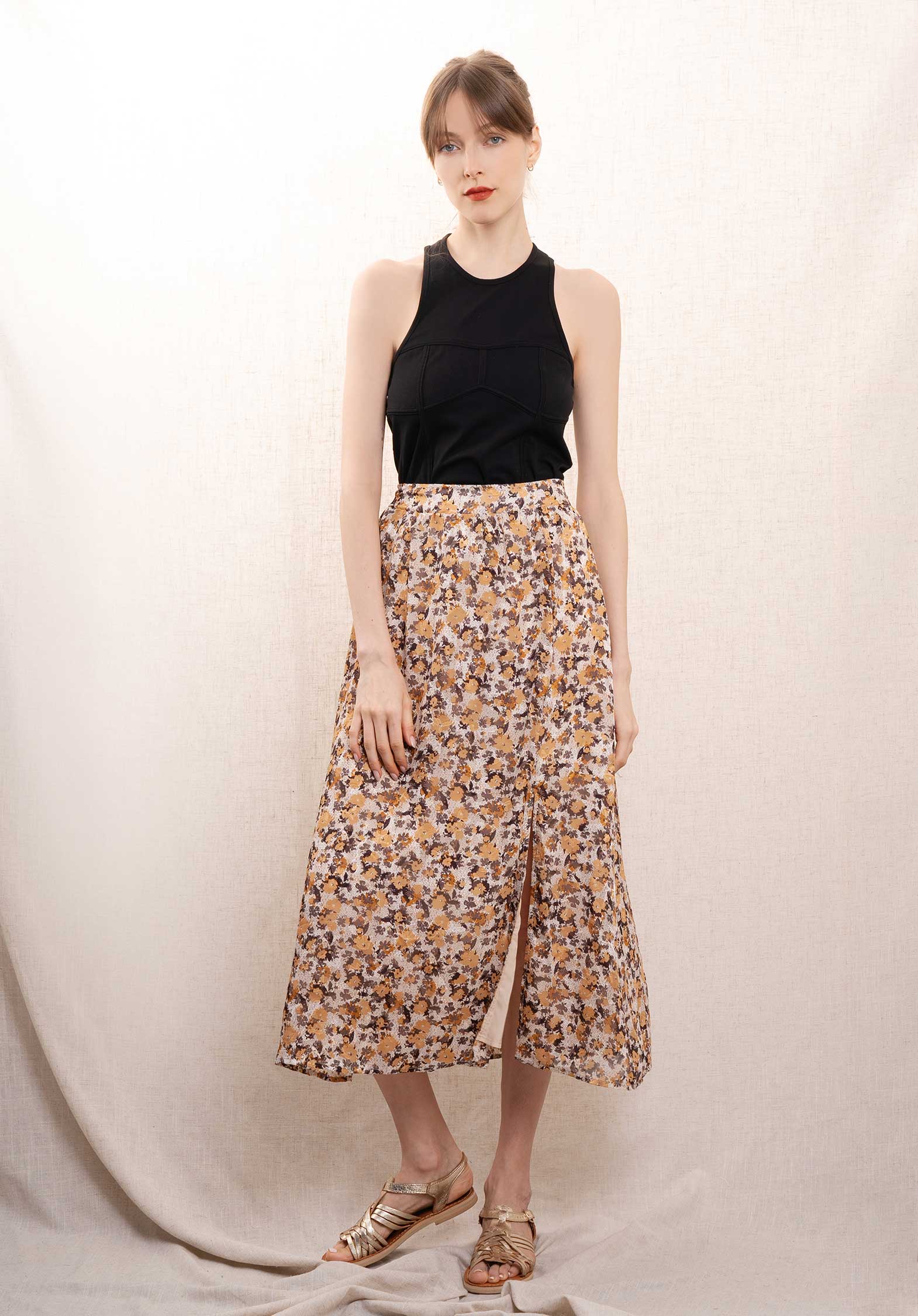 Skirt J300 Beige | Color: BEIGE | Size: S Refurbished - N/A (I could not find a well-known brand with this name refurbished available on Cerqular