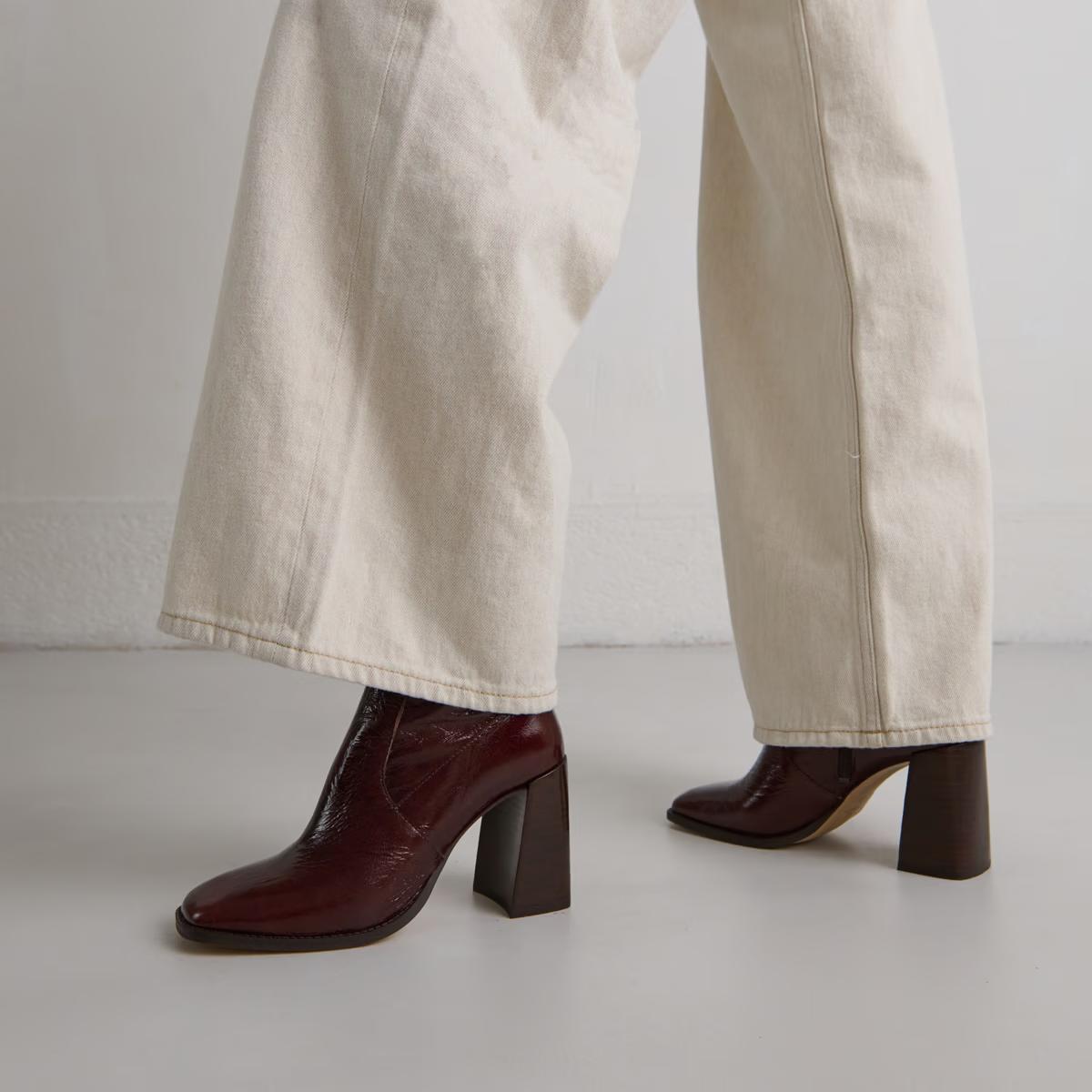 Buy 088- Vidal Cuir Brillant Chocolat | Color: CHOCOLAT | Size: 36 Refurbished - $303.60 088- Vidal Cuir Brillant Chocolat | Color: CHOCOLAT | Size: 36 Refurbished - Rue Madame is a known brand, and the standardized name is " refurbished available on Cerqular