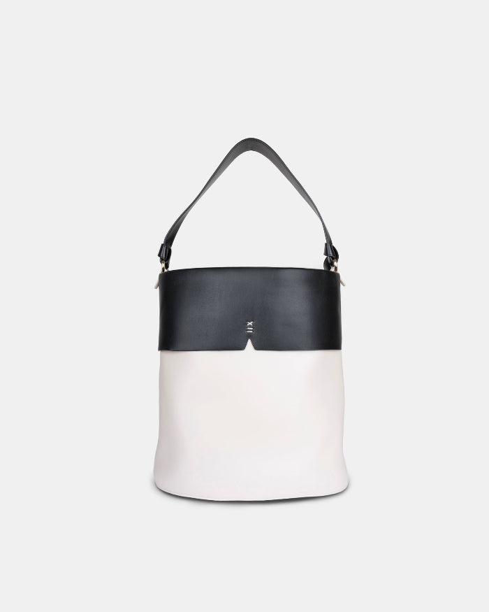 Gaia Jumbo - BLACK & OAT | Color: Black x Oat Refurbished - ONE (assuming it refers to the brand "ONE") refurbished available on Cerqular