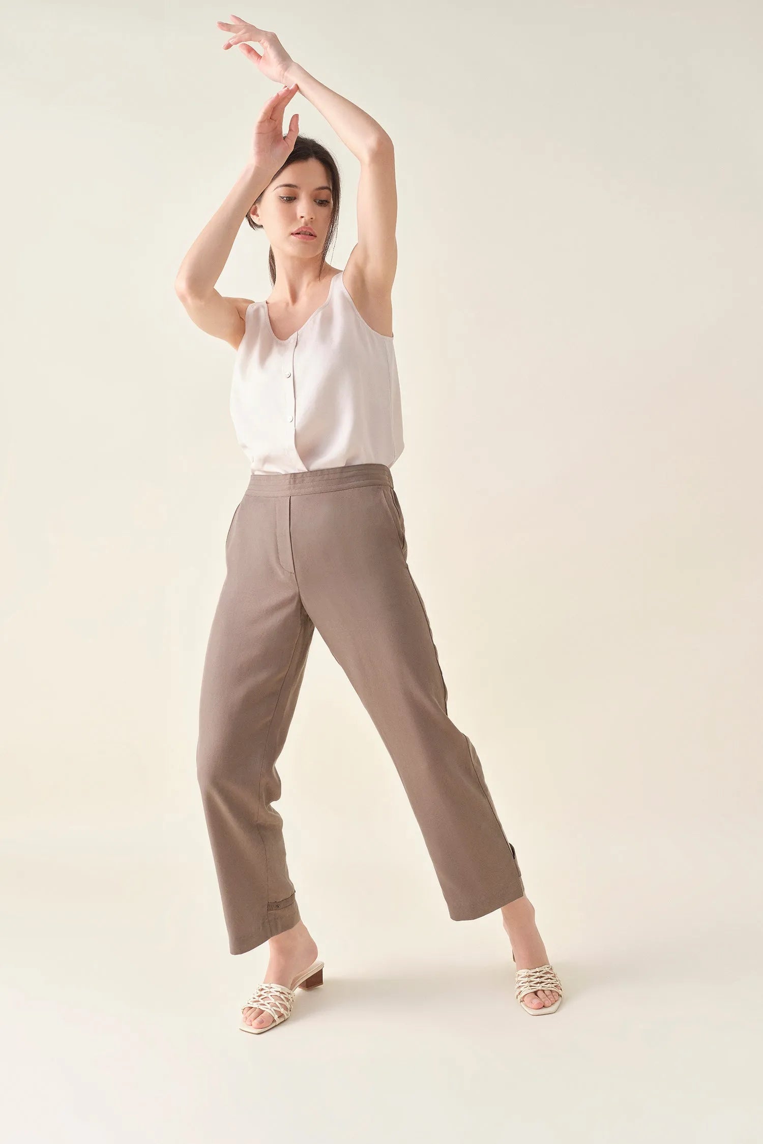 Buy Convertible Crop Pant - Dark Taupe | Size: S Refurbished - $65.80 Convertible Crop Pant - Dark Taupe | Size: S Refurbished - N/A refurbished available on Cerqular