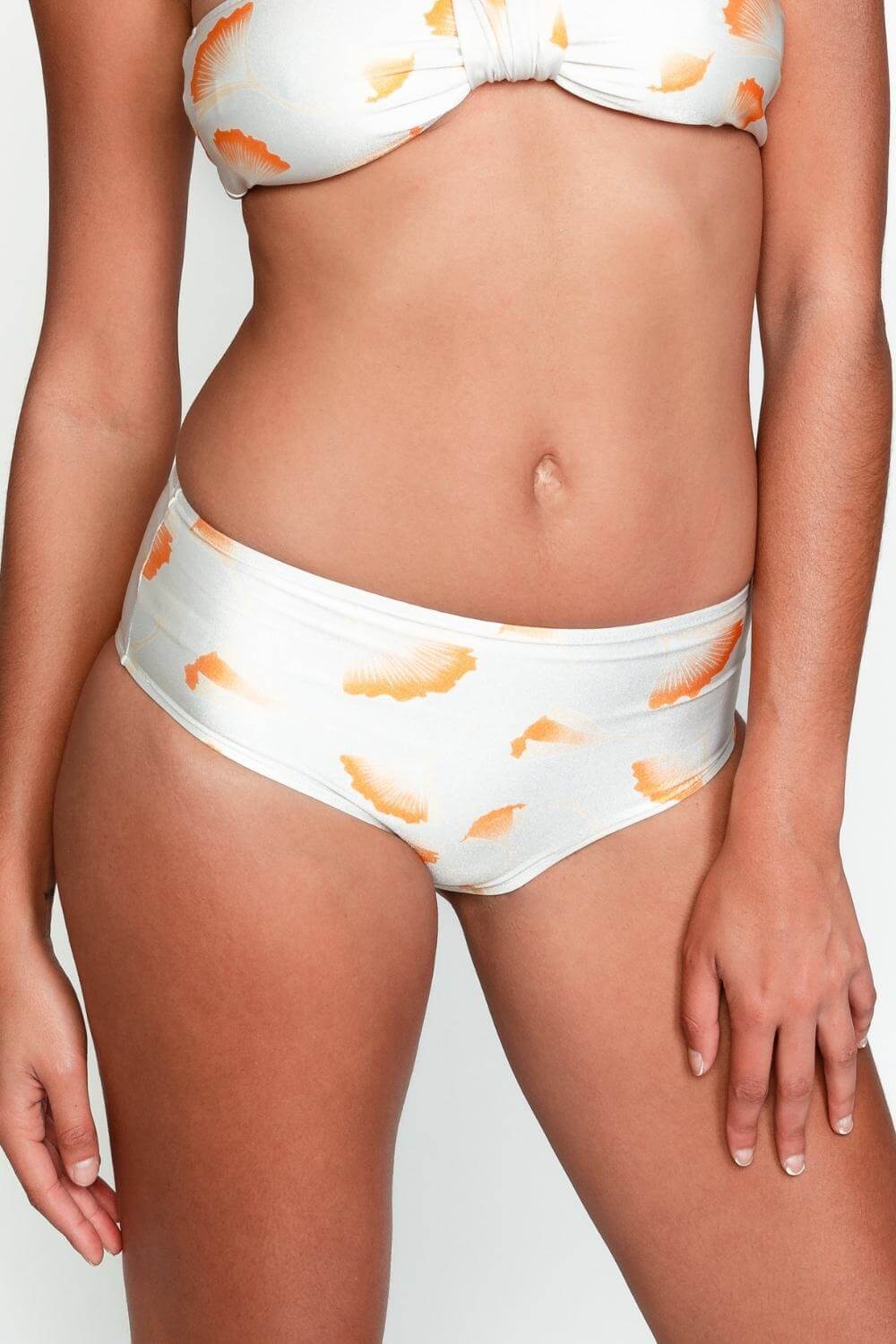 Buy Serena Hipster Bikini Bottom Ginkgo Ivory | Size: Small Refurbished - $108.00 Serena Hipster Bikini Bottom Ginkgo Ivory | Size: Small Refurbished - Sauipe Swim refurbished available on Cerqular