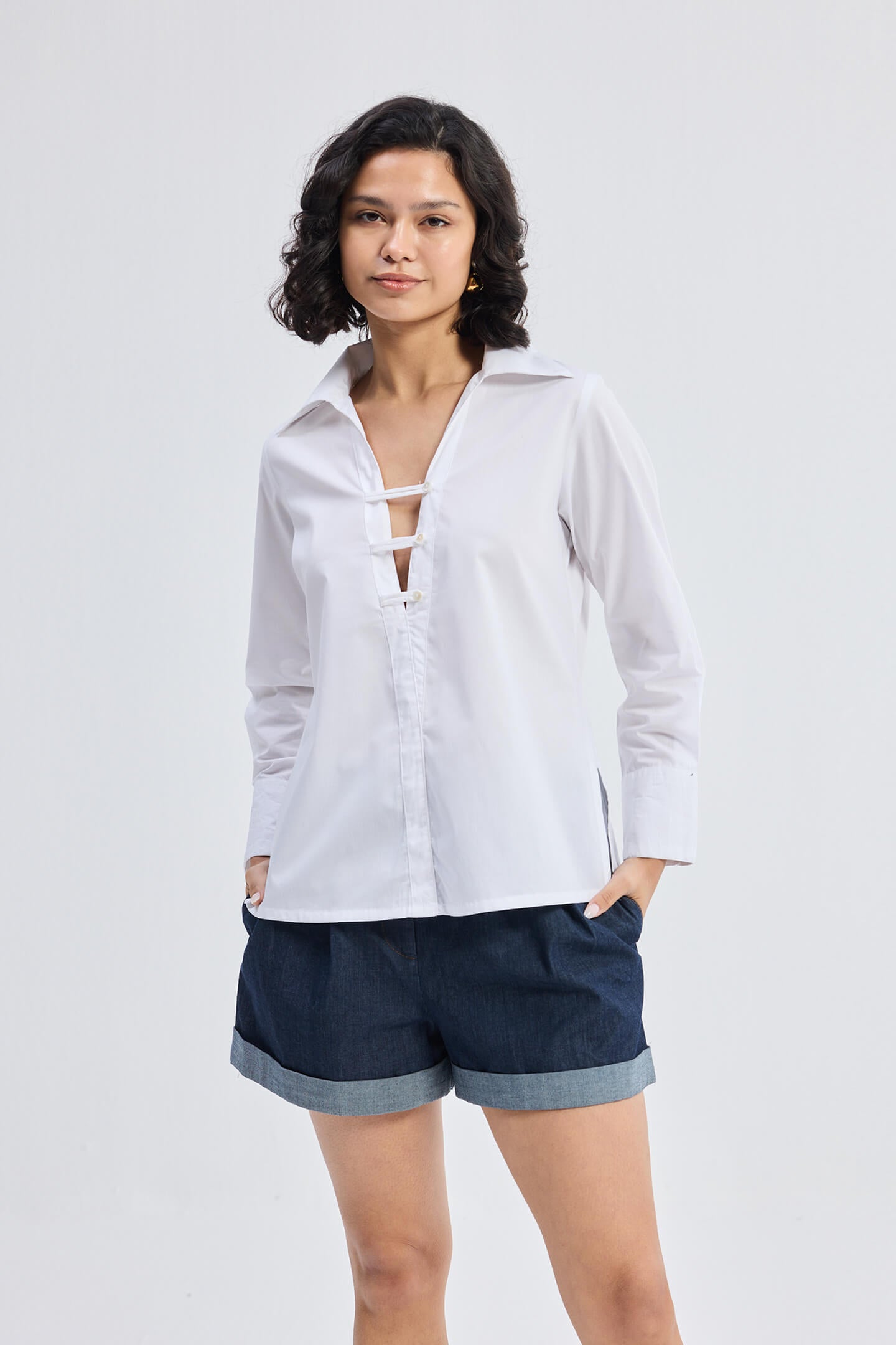 Buy Crisp Details Button-down Shirt in White | Color: White | Size: L Refurbished - $129.00 Crisp Details Button-down Shirt in White | Color: White | Size: L Refurbished - Resistor (Note: This is a generic term for an electronic component, refurbished available on Cerqular