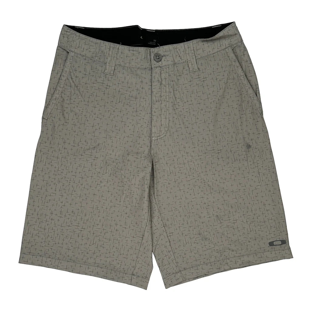 Buy Oakley Shorts - 32W 11L Grey Polyester Refurbished - $14.06 Oakley Shorts - 32W 11L Grey Polyester Refurbished - Thrifted (note: this is a term often used to describe second- refurbished available on Cerqular