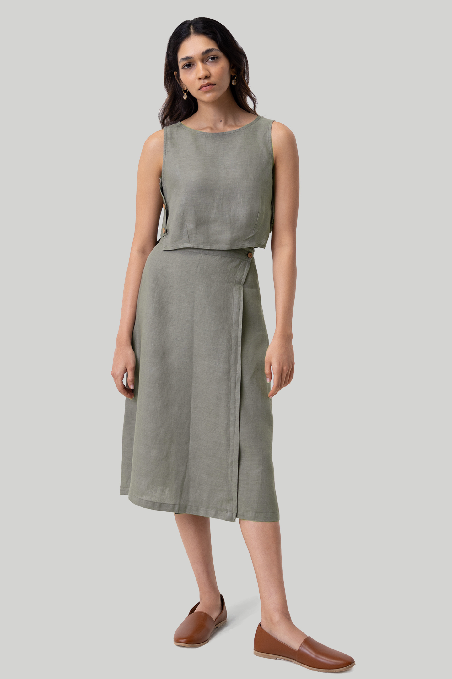 Buy Overlap Midi Skirt in Dark Green | Color: Hemp Dark Green | Size: XL Refurbished - $138.00 Overlap Midi Skirt in Dark Green | Color: Hemp Dark Green | Size: XL Refurbished - Resistor (Note: This is a generic term for an electronic component, refurbished available on Cerqular