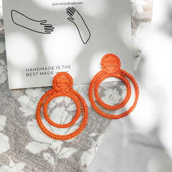 Iris Orange Earrings - Handmade Iraca Palm Earrings | Color: orange Refurbished - Apalma Handmade refurbished available on Cerqular