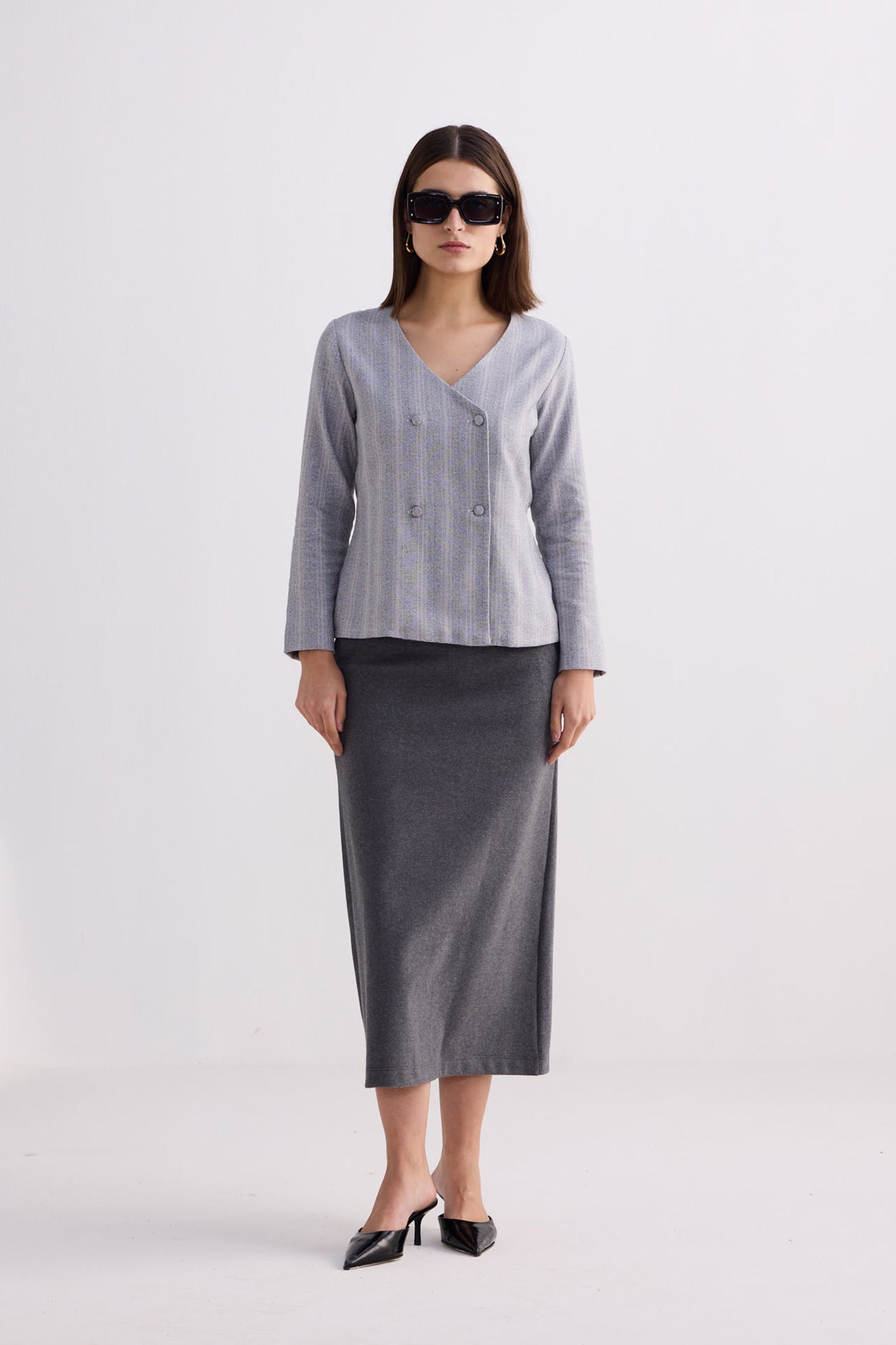 Buy Fitted Cotton Tweed Jacket in Grey | Color: Silver Strides | Size: XL Refurbished - $153.00 Fitted Cotton Tweed Jacket in Grey | Color: Silver Strides | Size: XL Refurbished - Resistor (Note: This is a generic term for an electronic component, refurbished available on Cerqular