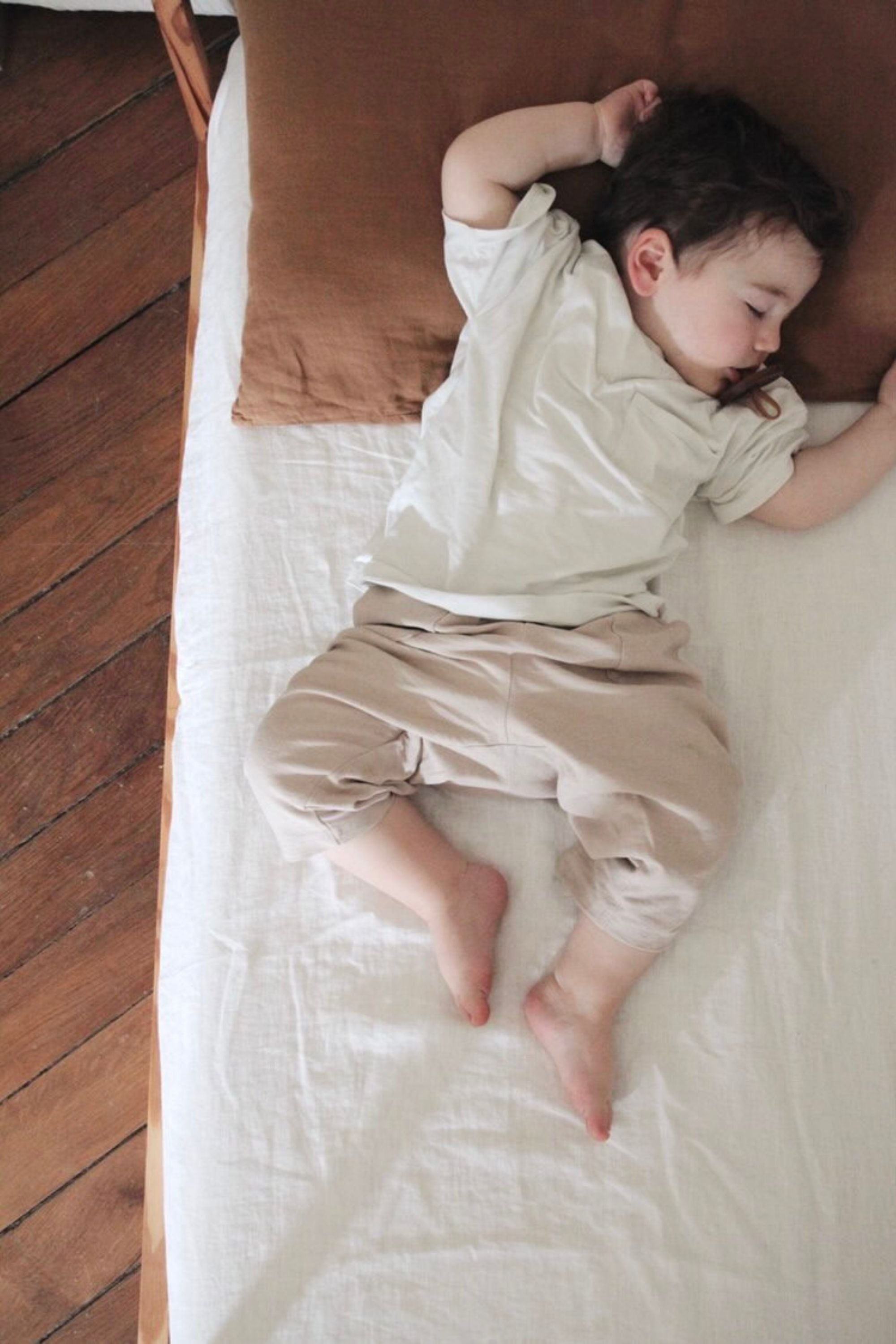 Linen crib sheet | Color: White Refurbished - Amour Linen refurbished available on Cerqular