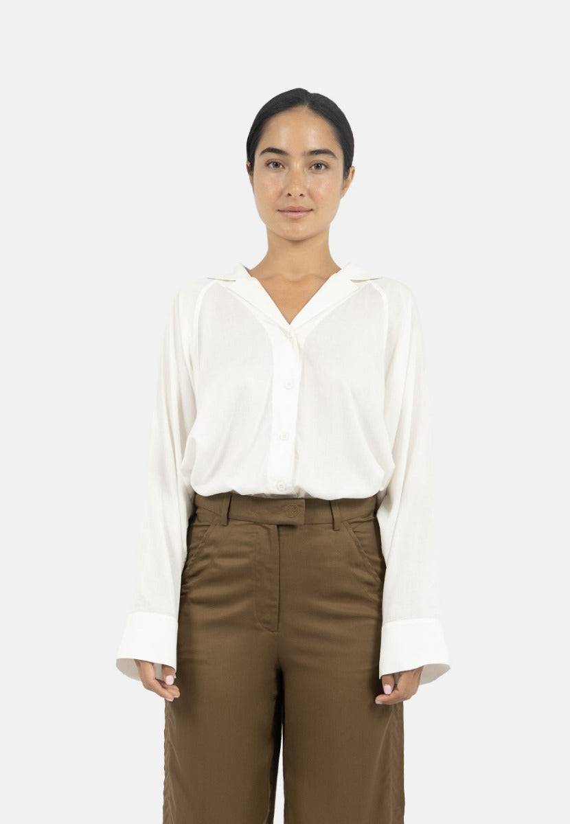Siena Batwing Sleeve Shirt-Creme | Size: M Refurbished - N/A refurbished available on Cerqular