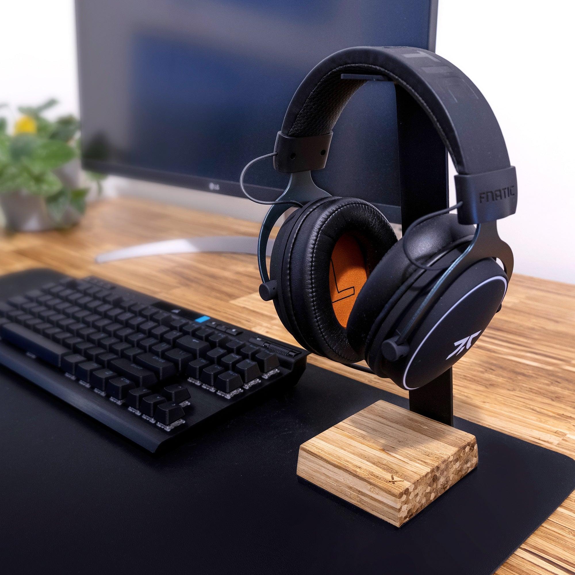 Headset Stand Refurbished - ChopValue refurbished available on Cerqular