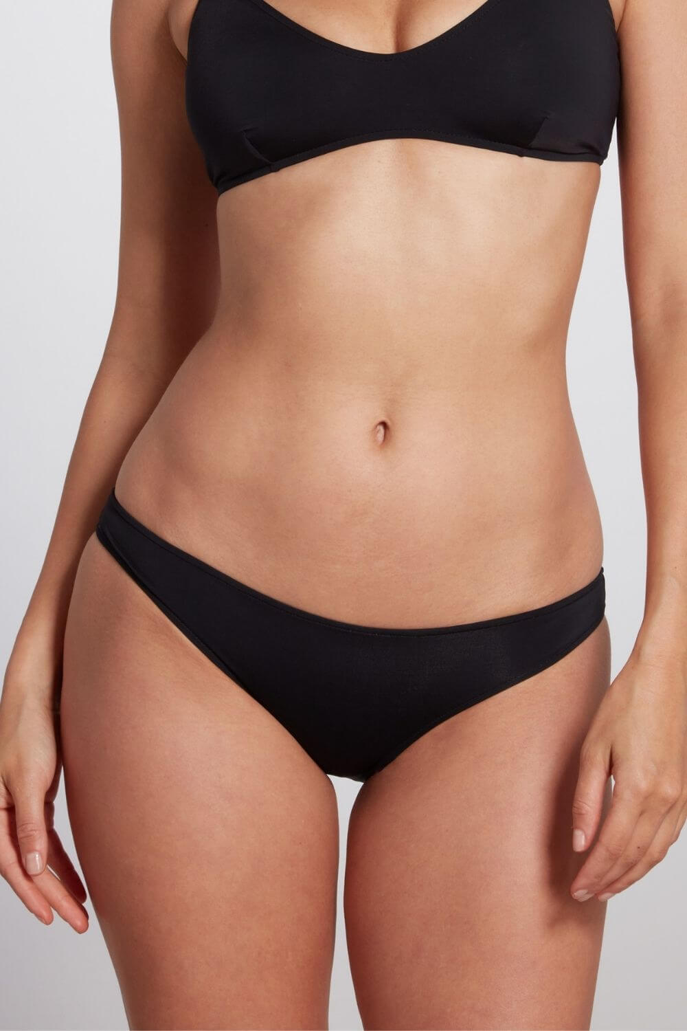 Jenna Classic Brief Bikini Bottom in Black | Size: Medium Refurbished - Sauipe Swim refurbished available on Cerqular