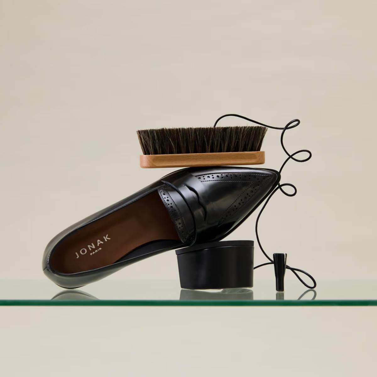 Brosse A Reluire Divers | Color: DIVERS | Size: TU Refurbished - Rue Madame is a known brand, and the standardized name is " refurbished available on Cerqular