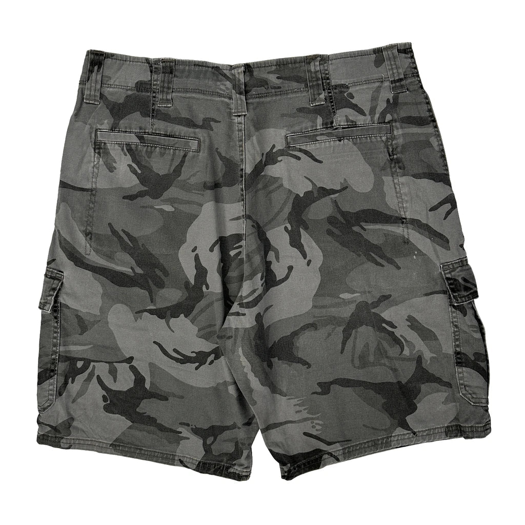 Wrangler Camo Cargo Shorts - 32W 9L Camo Cotton Refurbished - Thrifted (note: this is a term often used to describe second- refurbished available on Cerqular