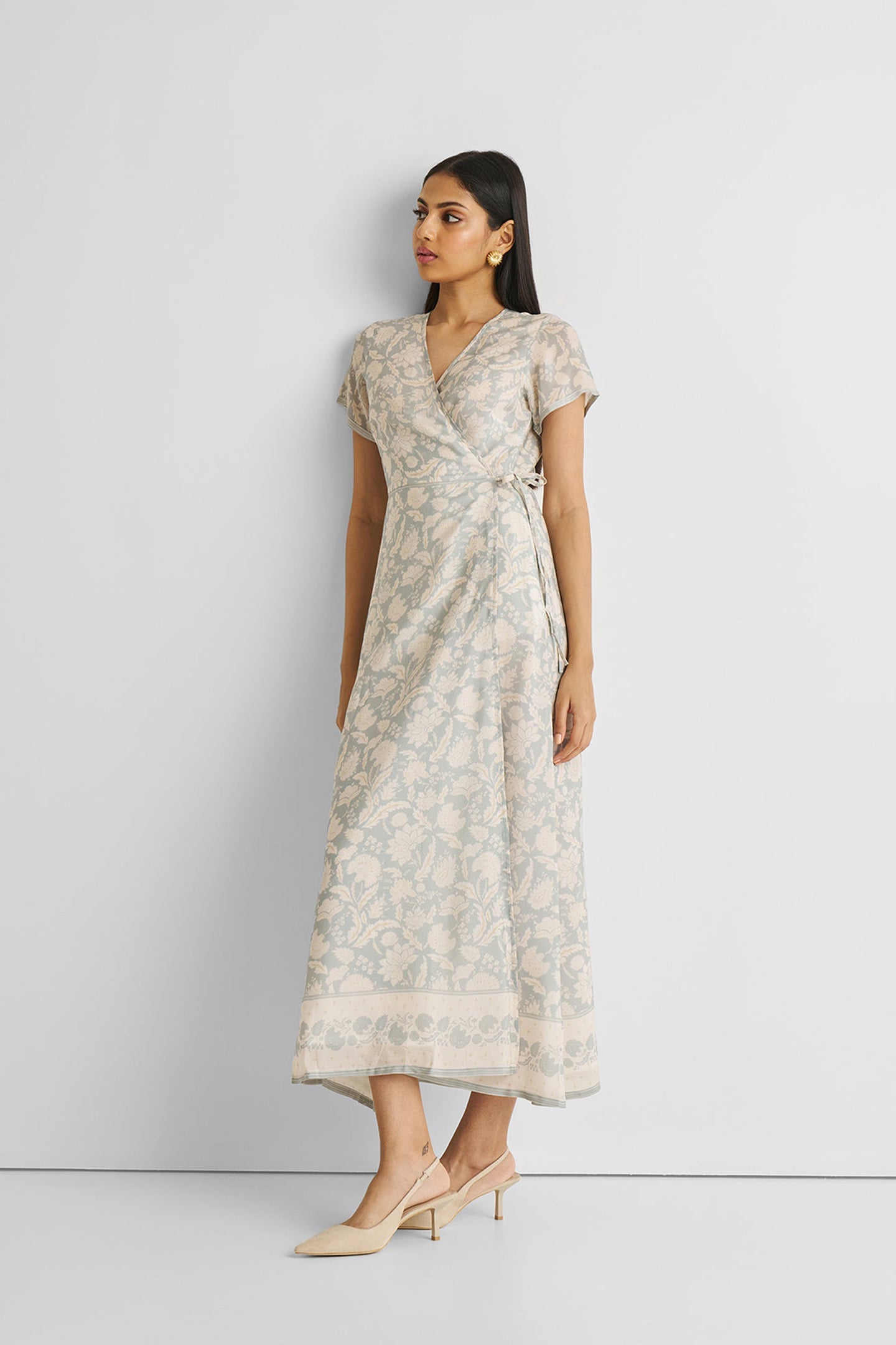 Maxi Wrap Dress in Blue Florals | Color: Vintage Bouquet Blue | Size: L Refurbished - Resistor (Note: This is a generic term for an electronic component, refurbished available on Cerqular