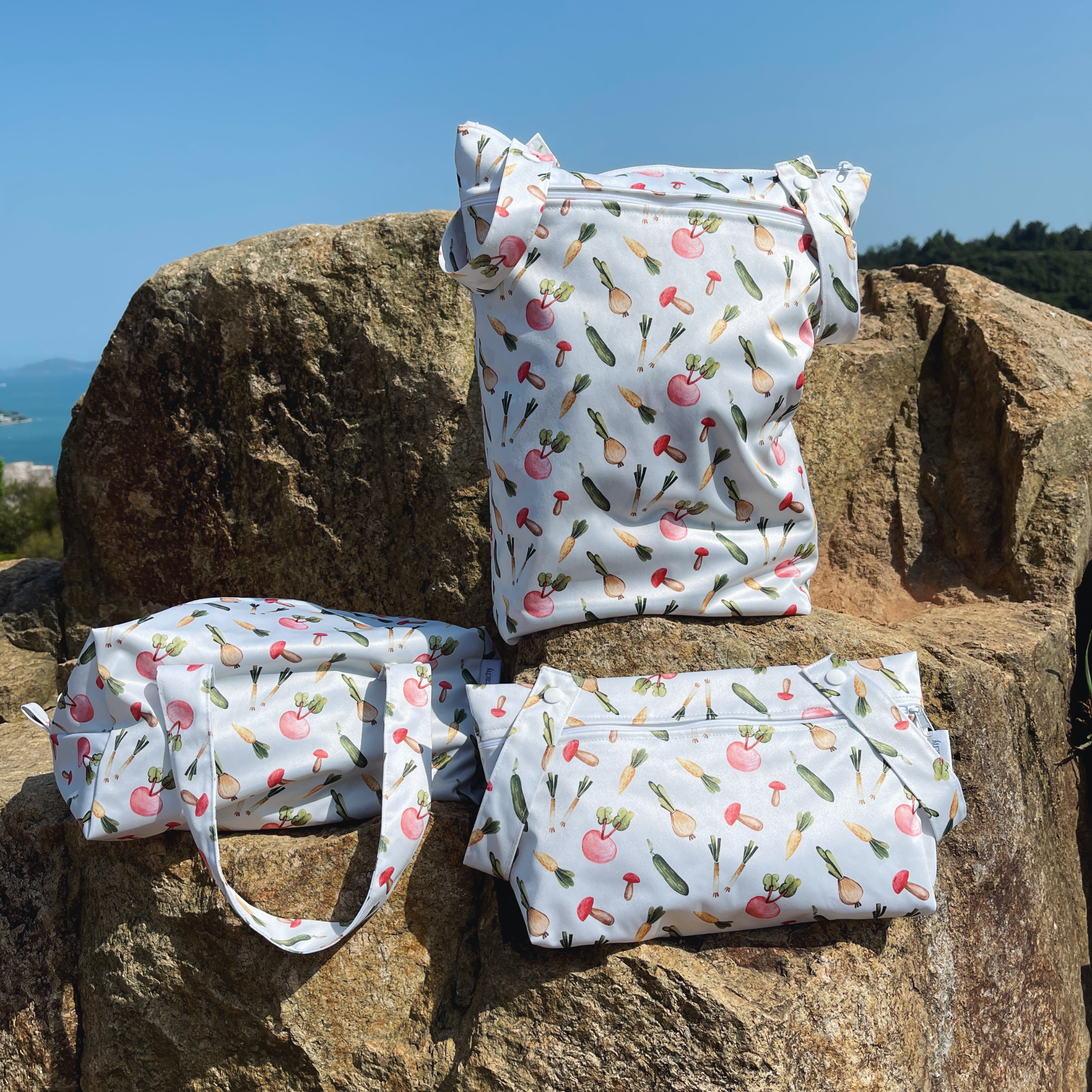 Reusable Wet Bag Bundle | Color: Surfs up Refurbished - Just Peachy refurbished available on Cerqular