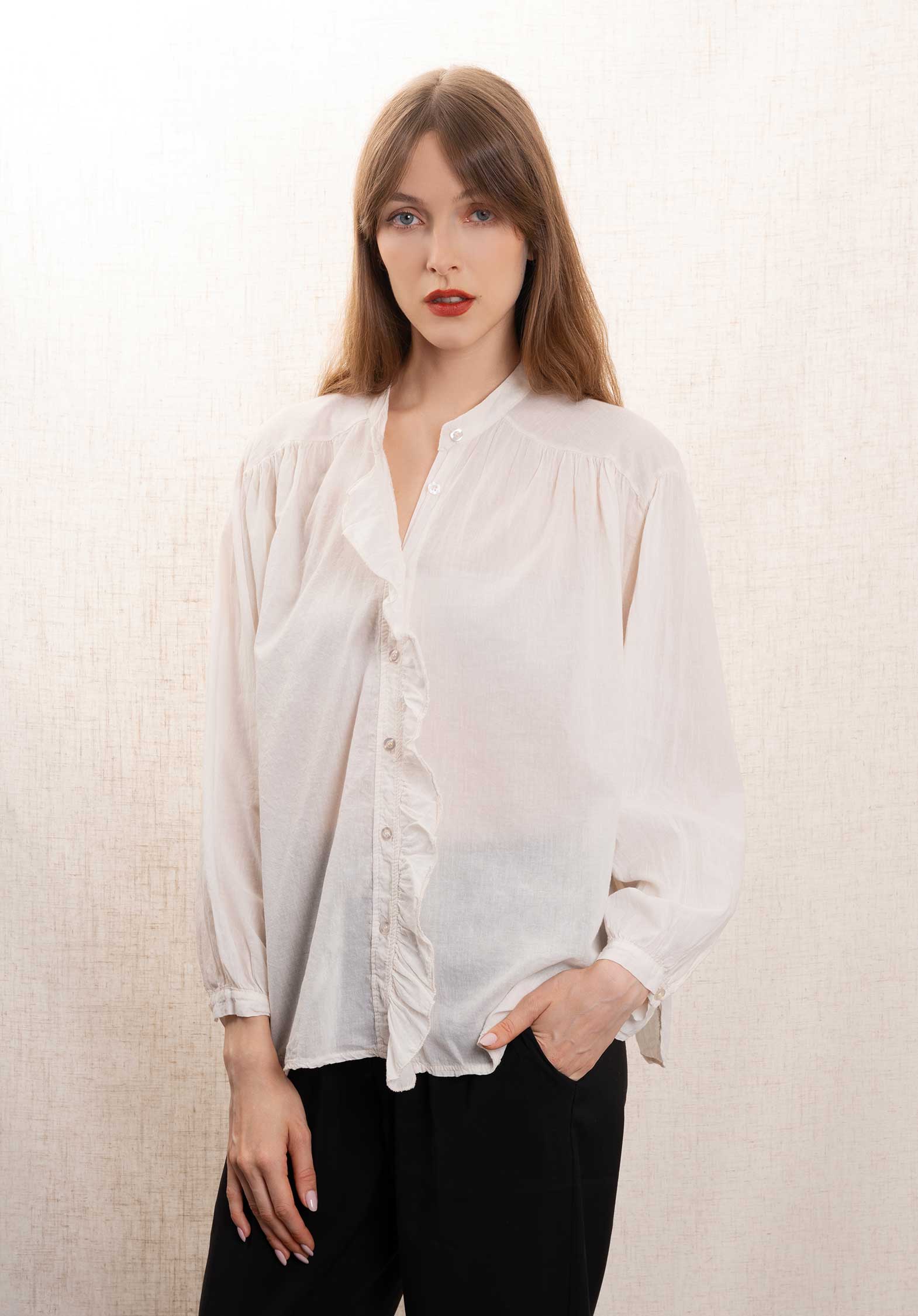 Blouse 19789 Beige | Color: BEIGE | Size: U Refurbished - Rue Madame is a known brand, and the standardized name is " refurbished available on Cerqular