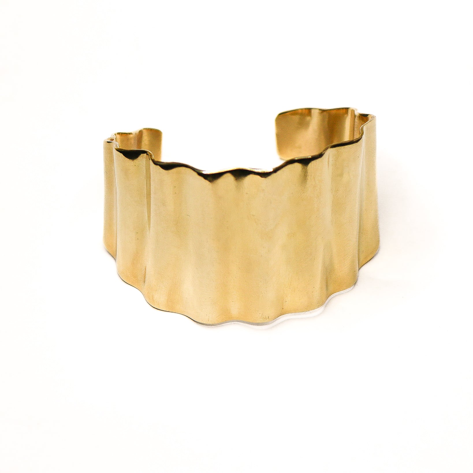 Buy Niara Cuff | Material: 24K Plated Gold Refurbished - $110.00 Niara Cuff | Material: 24K Plated Gold Refurbished - N/A refurbished available on Cerqular