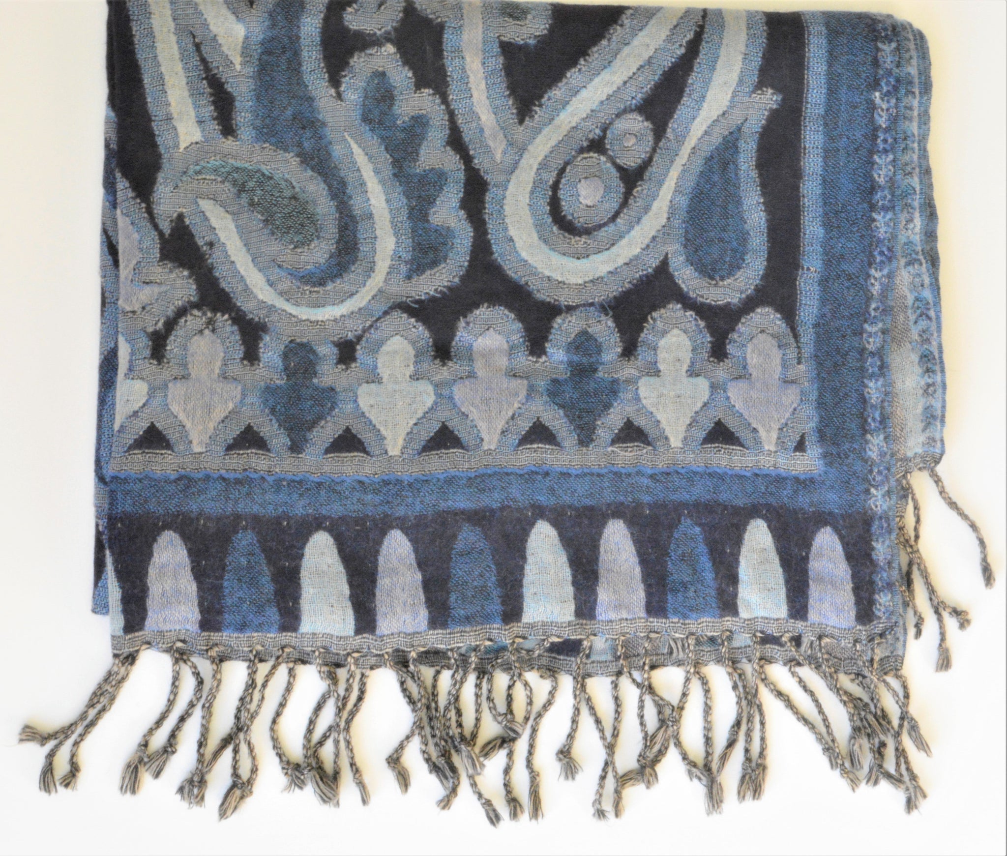 Elegant Handwoven Pashmina Shawl with Paisley Design – Soft, Elegant and Lightweight Wrap | Color: Navy Refurbished - N/A refurbished available on Cerqular