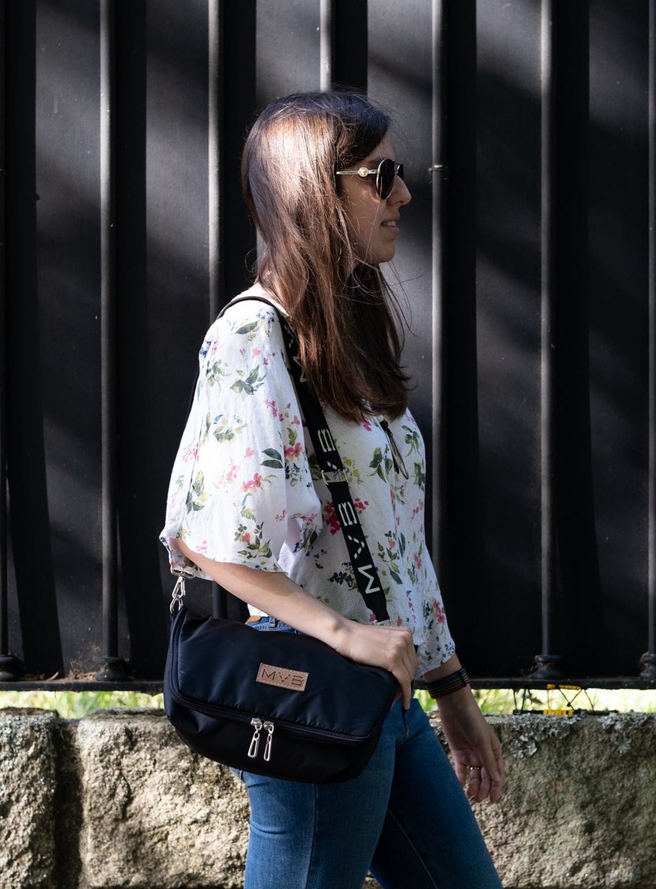 Buy The Flip MVB Crossbody Bag black Refurbished - $105.45 The Flip MVB Crossbody Bag black Refurbished - My Vegan Bags refurbished available on Cerqular