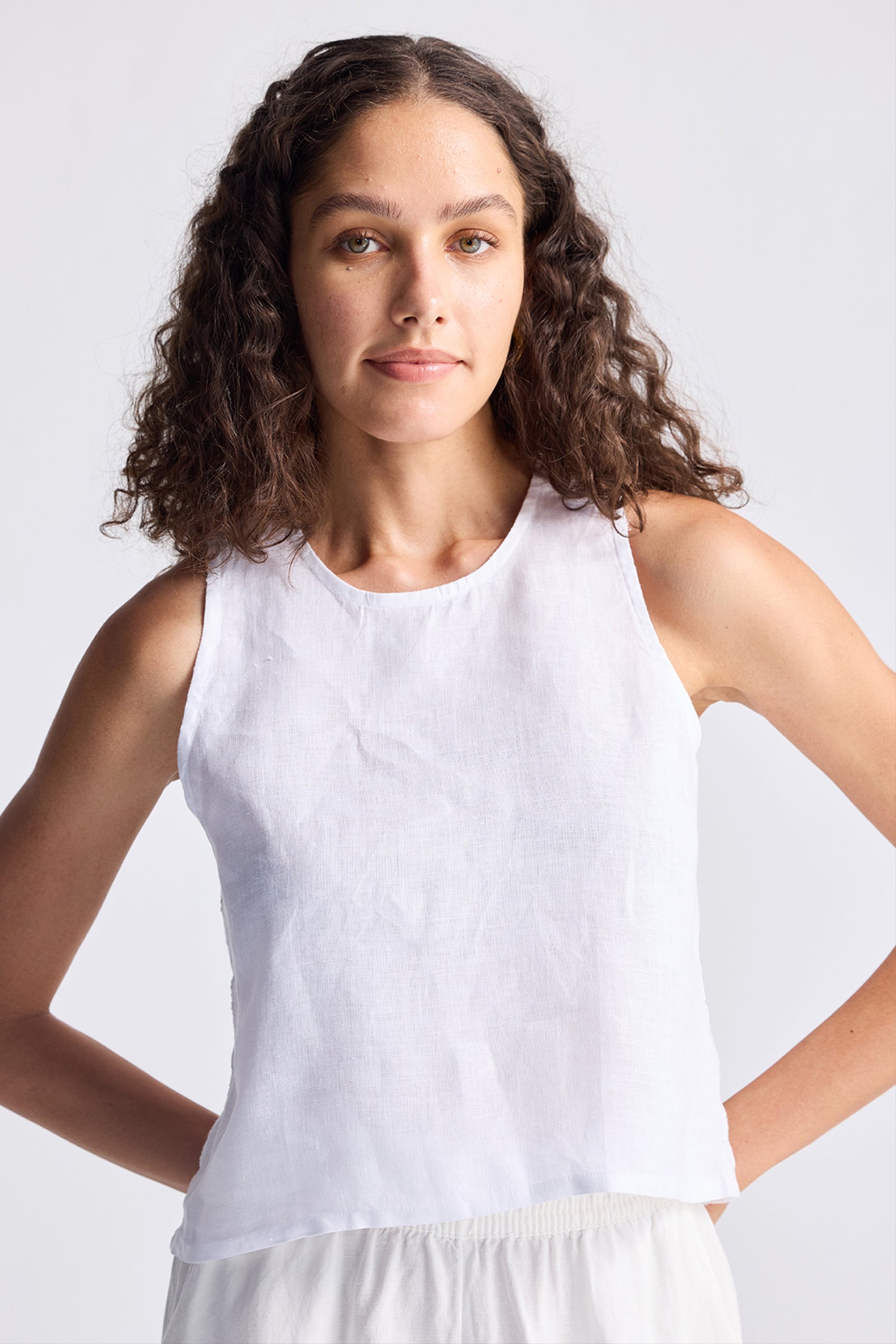 Button Back Embroidered Crop Top | Color: Coconut white | Size: S Refurbished - Resistor (Note: This is a generic term for an electronic component, refurbished available on Cerqular