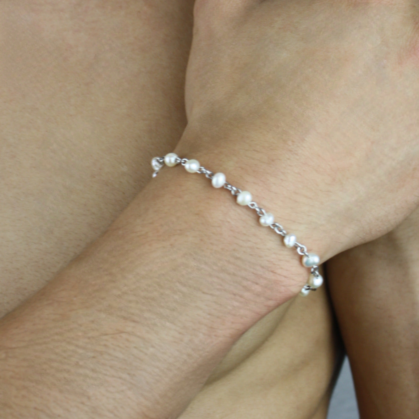 Pearl Bracelet: Stainless Steel | Size: 8"" Refurbished - N/A (Note: There is no well-known brand with this name refurbished available on Cerqular