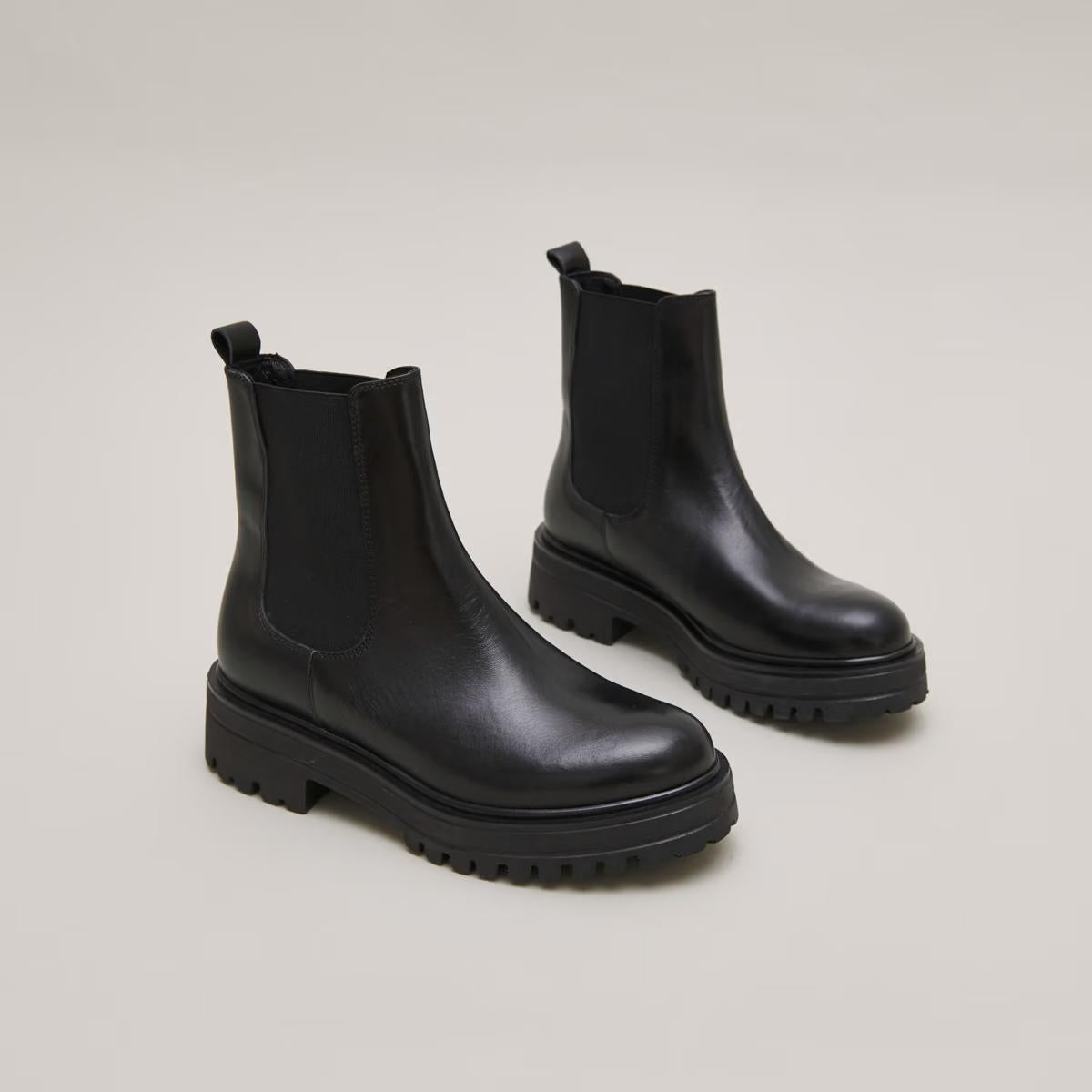 225- Amandine Cuir Noir | Color: NOIR | Size: 37 Refurbished - Rue Madame is a known brand, and the standardized name is " refurbished available on Cerqular