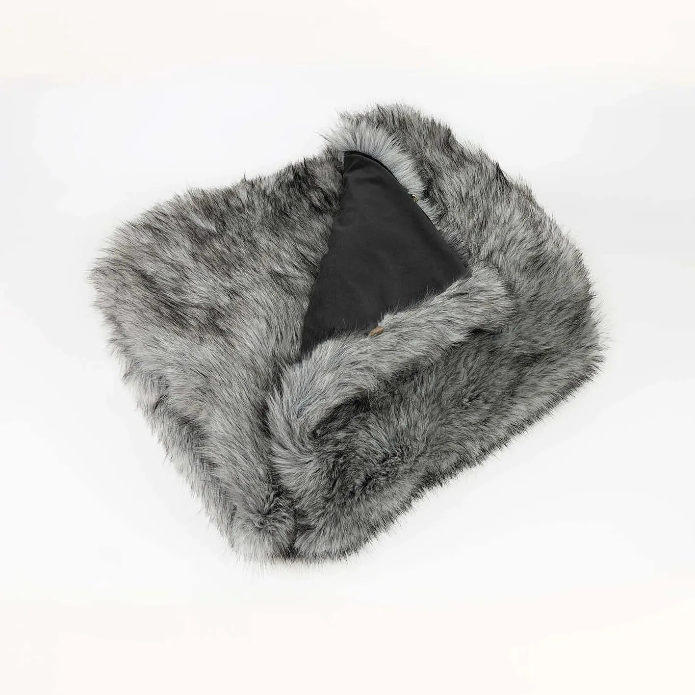 Buy Fur Blanket - THE WILDEST DREAM Gray | Rozmiar: 118x79" (300x200cm) Refurbished - $1081.00 Fur Blanket - THE WILDEST DREAM Gray | Rozmiar: 118x79" (300x200cm) Refurbished - N/A (Note: I could not find a well-known brand with refurbished available on Cerqular