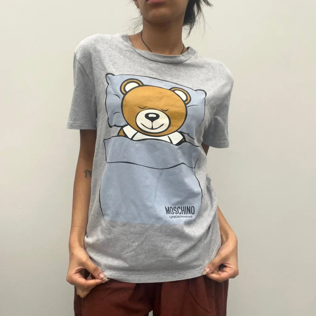 Buy Underwear Moschino Graphic T-Shirt - Small Grey Cotton Refurbished - $14.86 Underwear Moschino Graphic T-Shirt - Small Grey Cotton Refurbished - Thrifted (note: this is a term often used to describe second- refurbished available on Cerqular