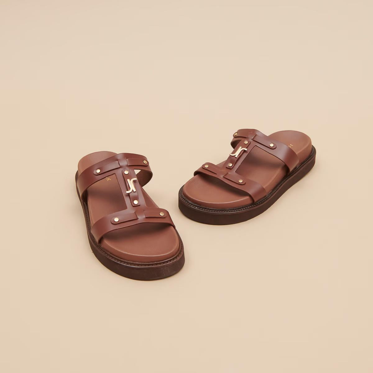 585- Luana Cuir Glace Marron | Color: MARRON | Size: 39 Refurbished - Rue Madame is a known brand, and the standardized name is " refurbished available on Cerqular