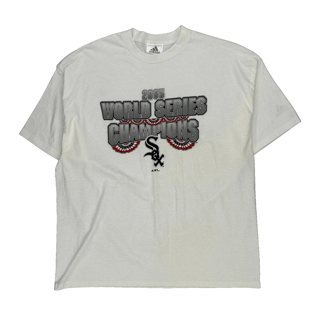 World Series Champions 2005 Adidas Mlb T-Shirt - 2XL White Cotton Refurbished - Thrifted (note: this is a term often used to describe second- refurbished available on Cerqular