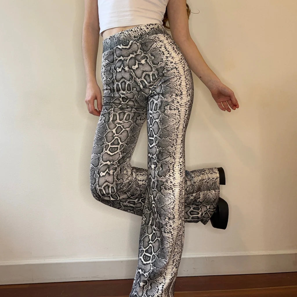 Animal Print Unbranded Flared Trousers - 24W UK 6 Grey Cotton Blend Refurbished - Thrifted (note: this is a term often used to describe second- refurbished available on Cerqular