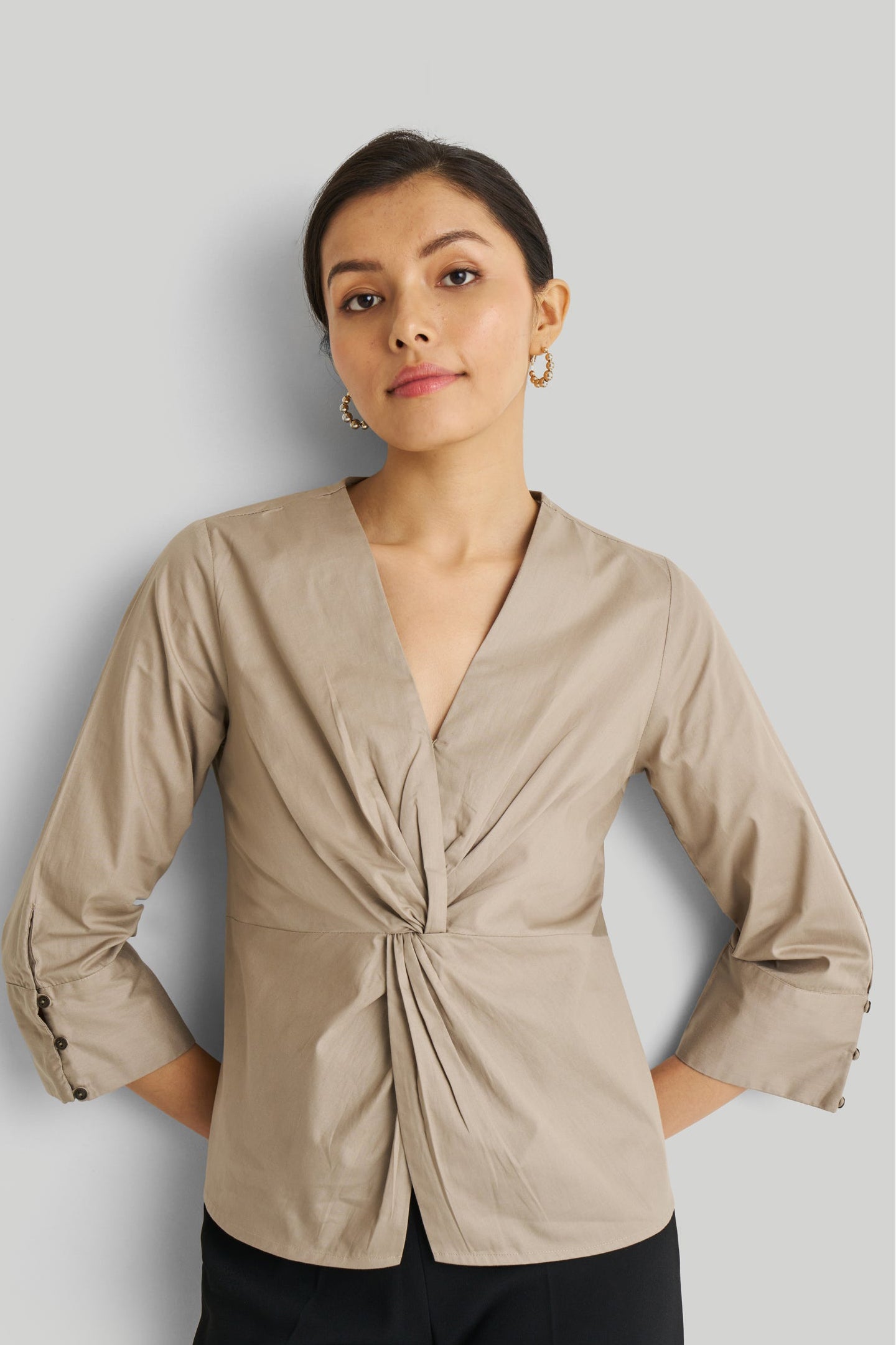 Front Twist Top in Ecru | Color: Poplin Ecru | Size: XL Refurbished - Resistor (Note: This is a generic term for an electronic component, refurbished available on Cerqular