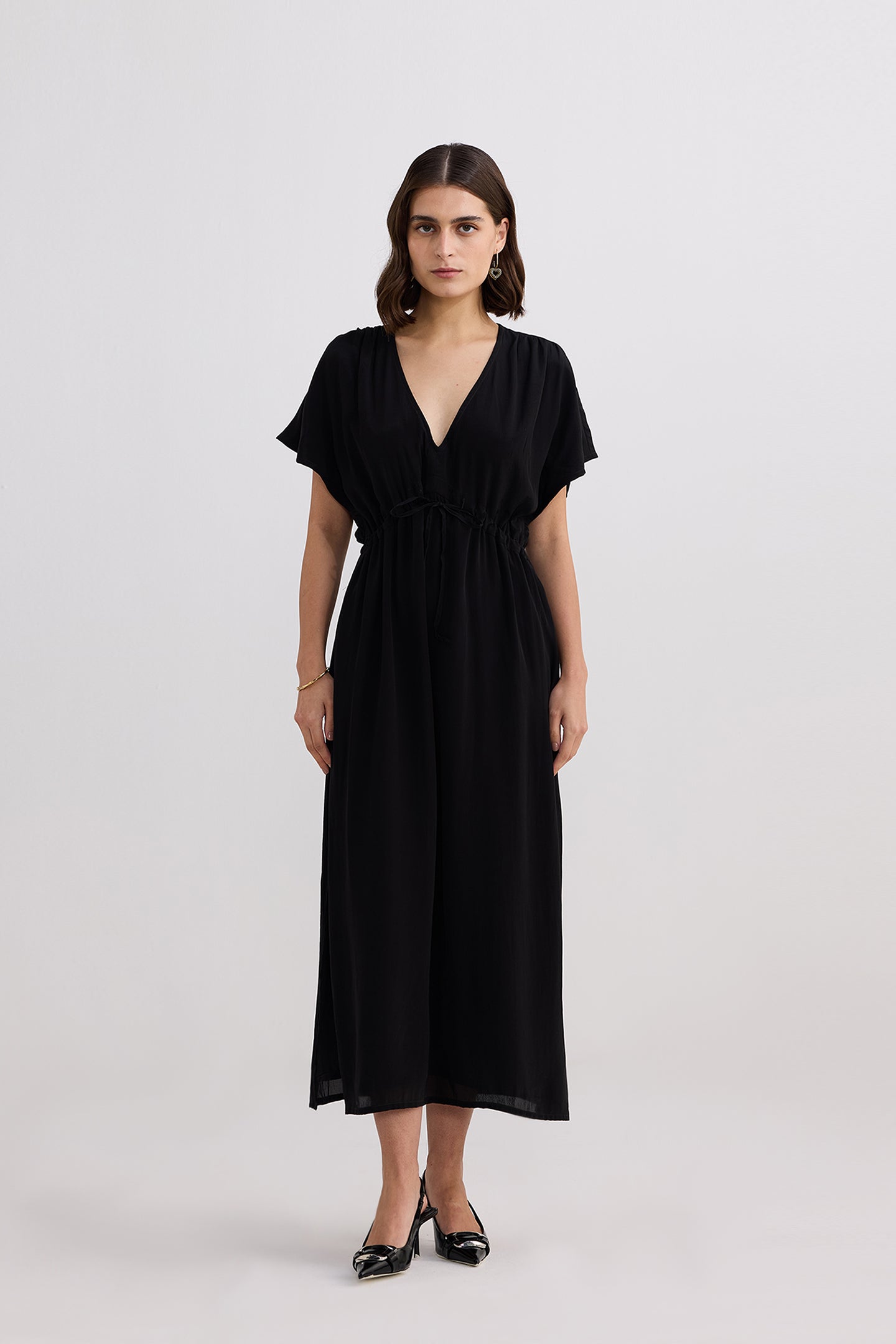 Oversized Gathered V-neck Maxi Dress in Black | Color: Black | Size: 2XL Refurbished - Resistor (Note: This is a generic term for an electronic component, refurbished available on Cerqular