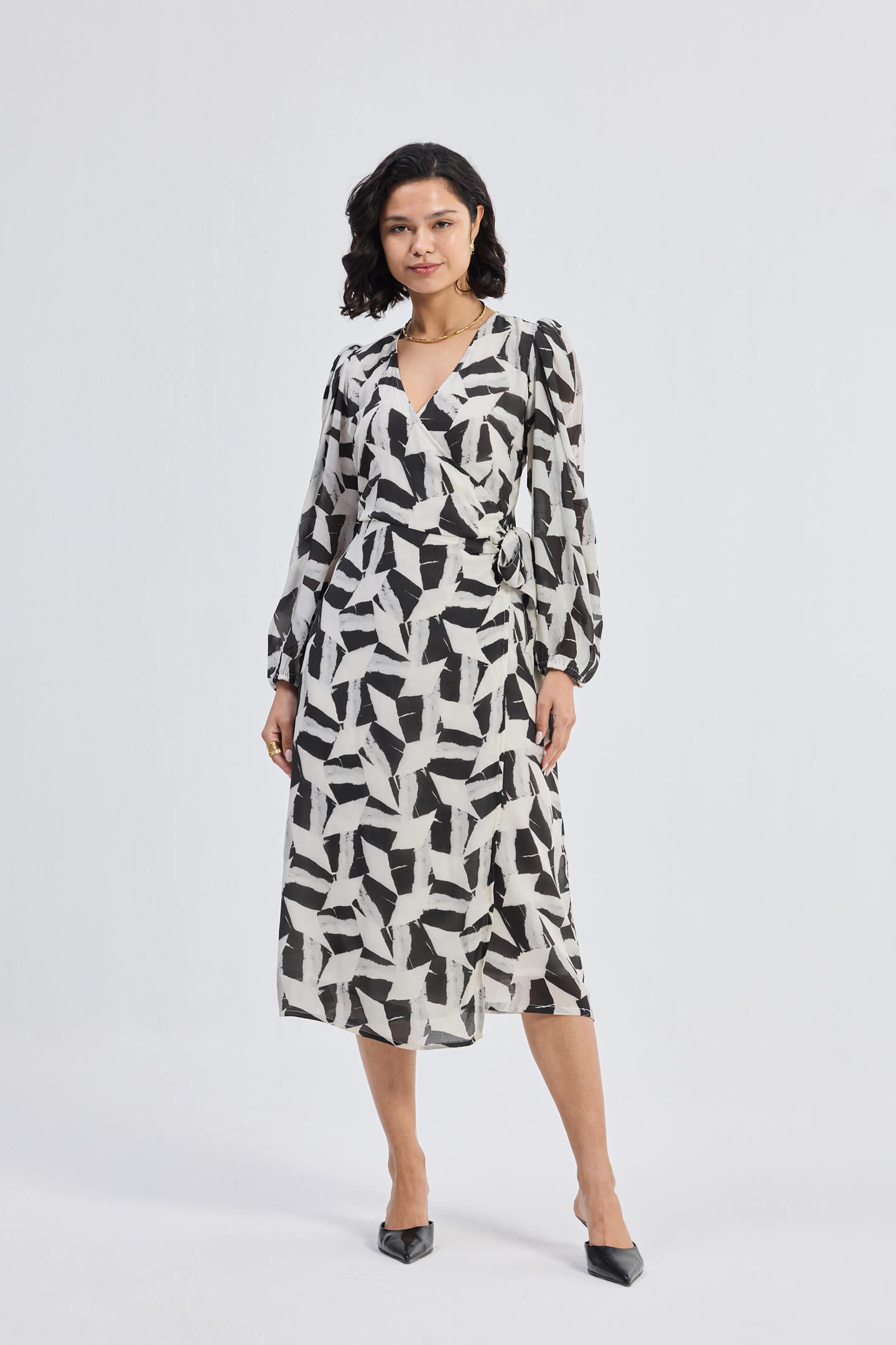 Midi Wrap Dress in Abstract Mosaic | Color: Noir Shadows | Size: L Refurbished - Resistor (Note: This is a generic term for an electronic component, refurbished available on Cerqular
