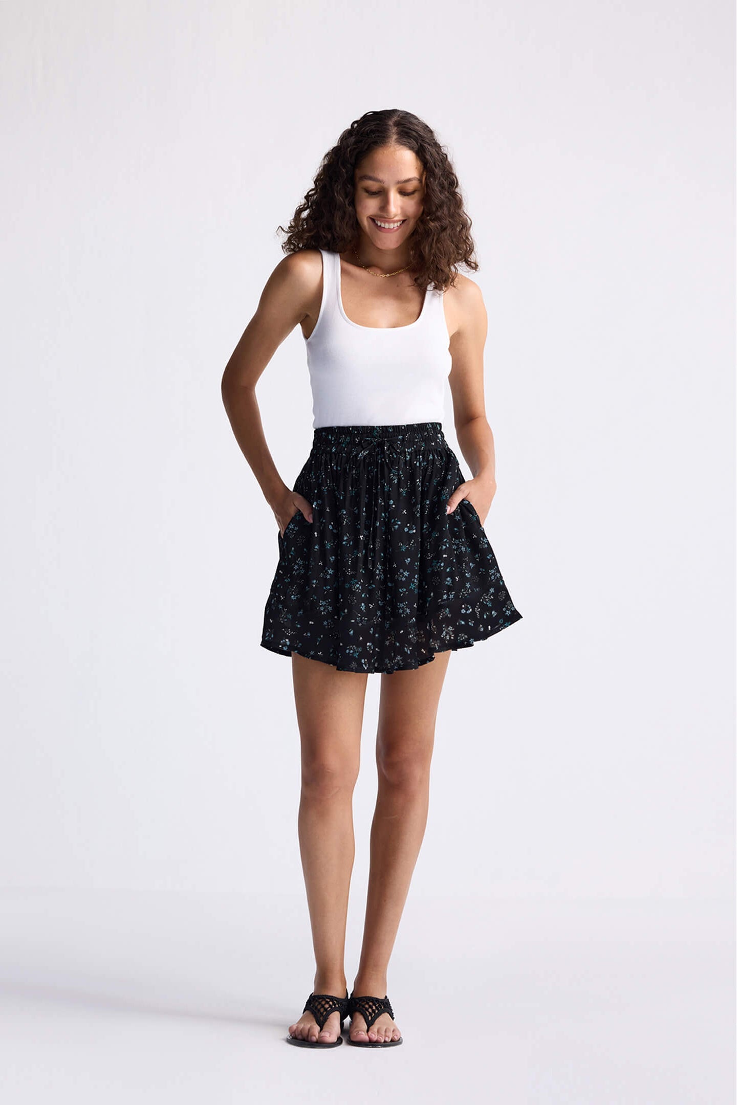 Drawstring Short Skirt in Dark Blue Florals | Color: Ditzy wildflowers | Size: 2XL Refurbished - Resistor (Note: This is a generic term for an electronic component, refurbished available on Cerqular