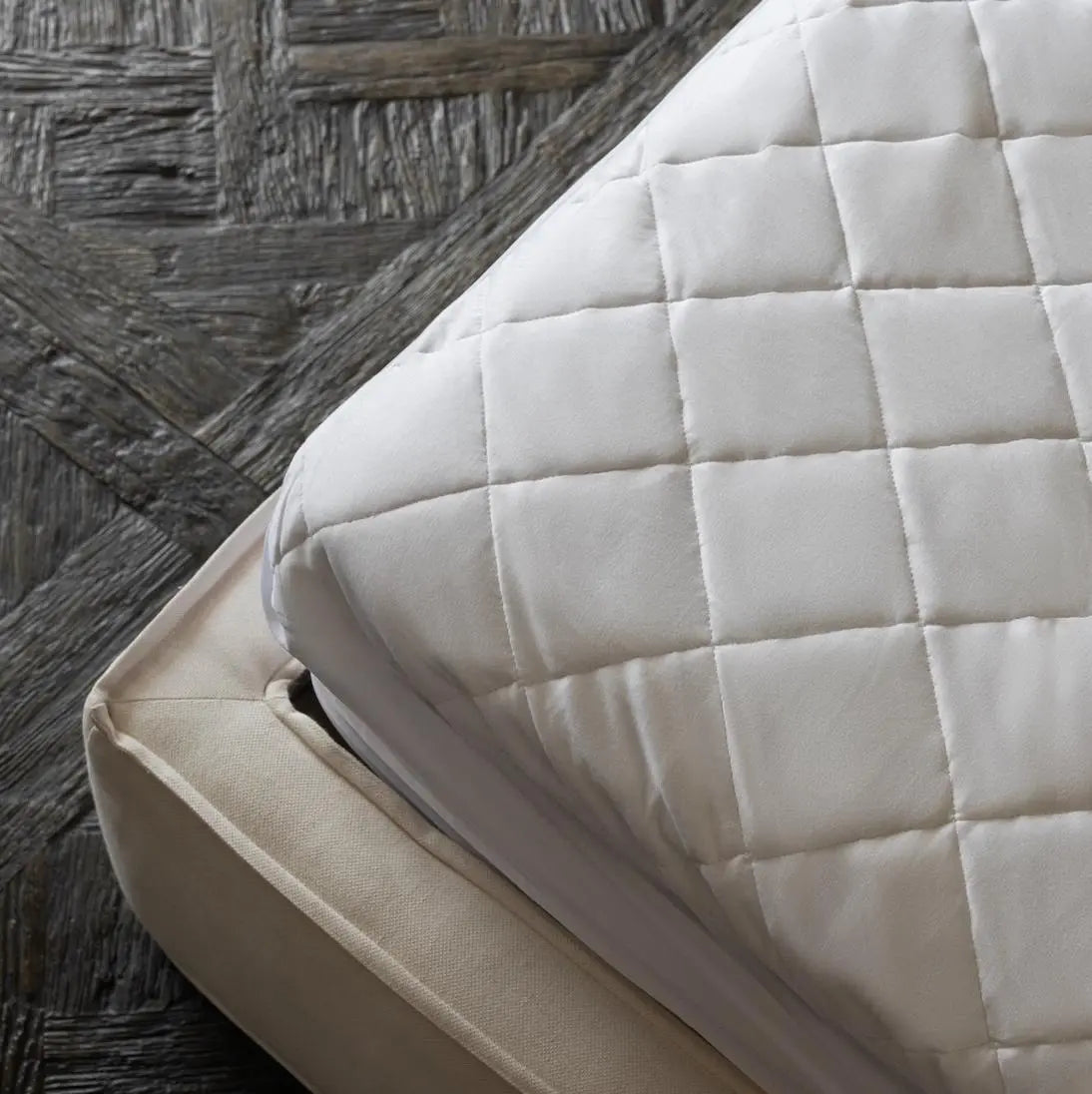 CleanBamboo® Mattress Protector | Size: King Refurbished - Ettitude refurbished available on Cerqular