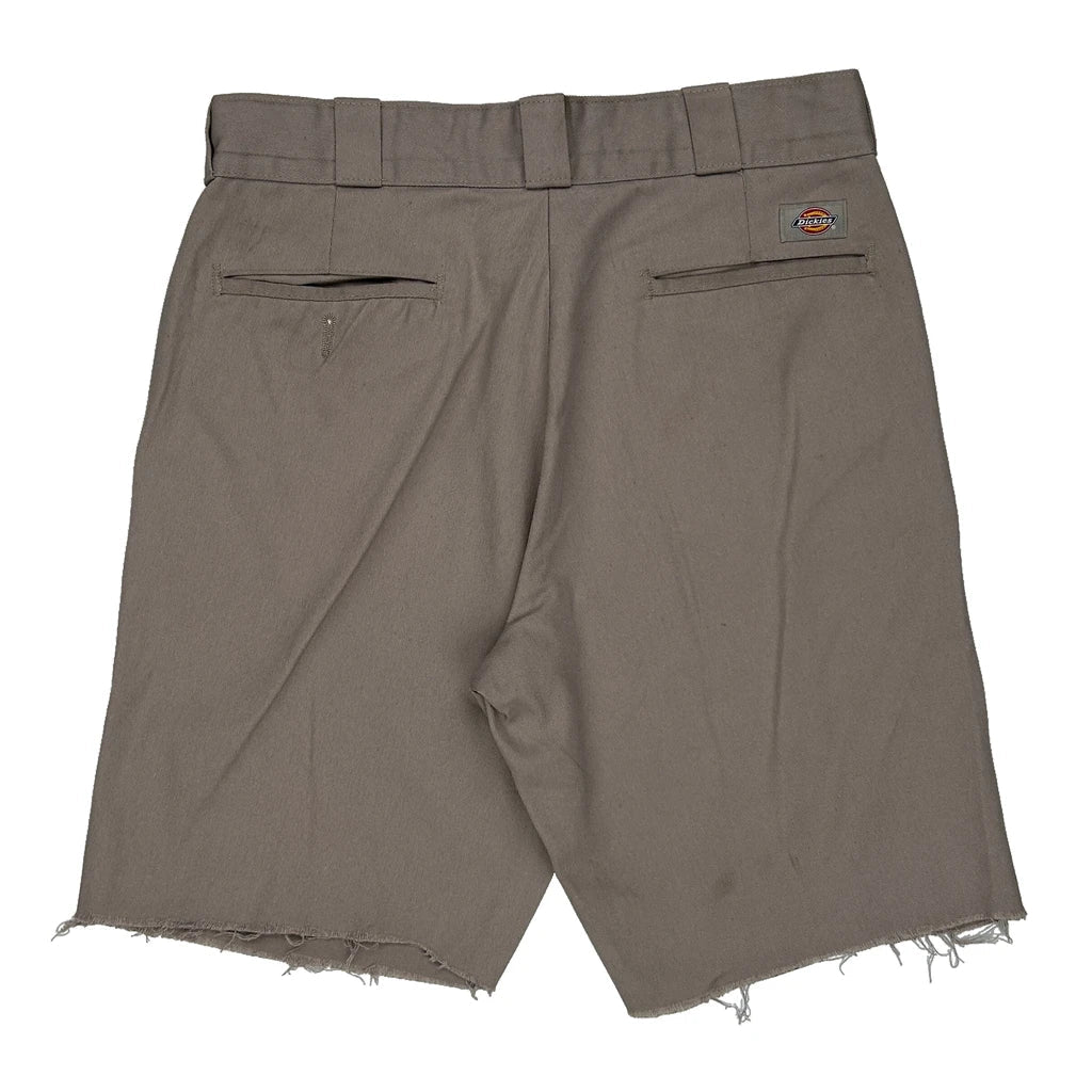 Buy Dickies Shorts - 32W 9L Grey Cotton Blend Refurbished - $26.79 Dickies Shorts - 32W 9L Grey Cotton Blend Refurbished - Thrifted (note: this is a term often used to describe second- refurbished available on Cerqular