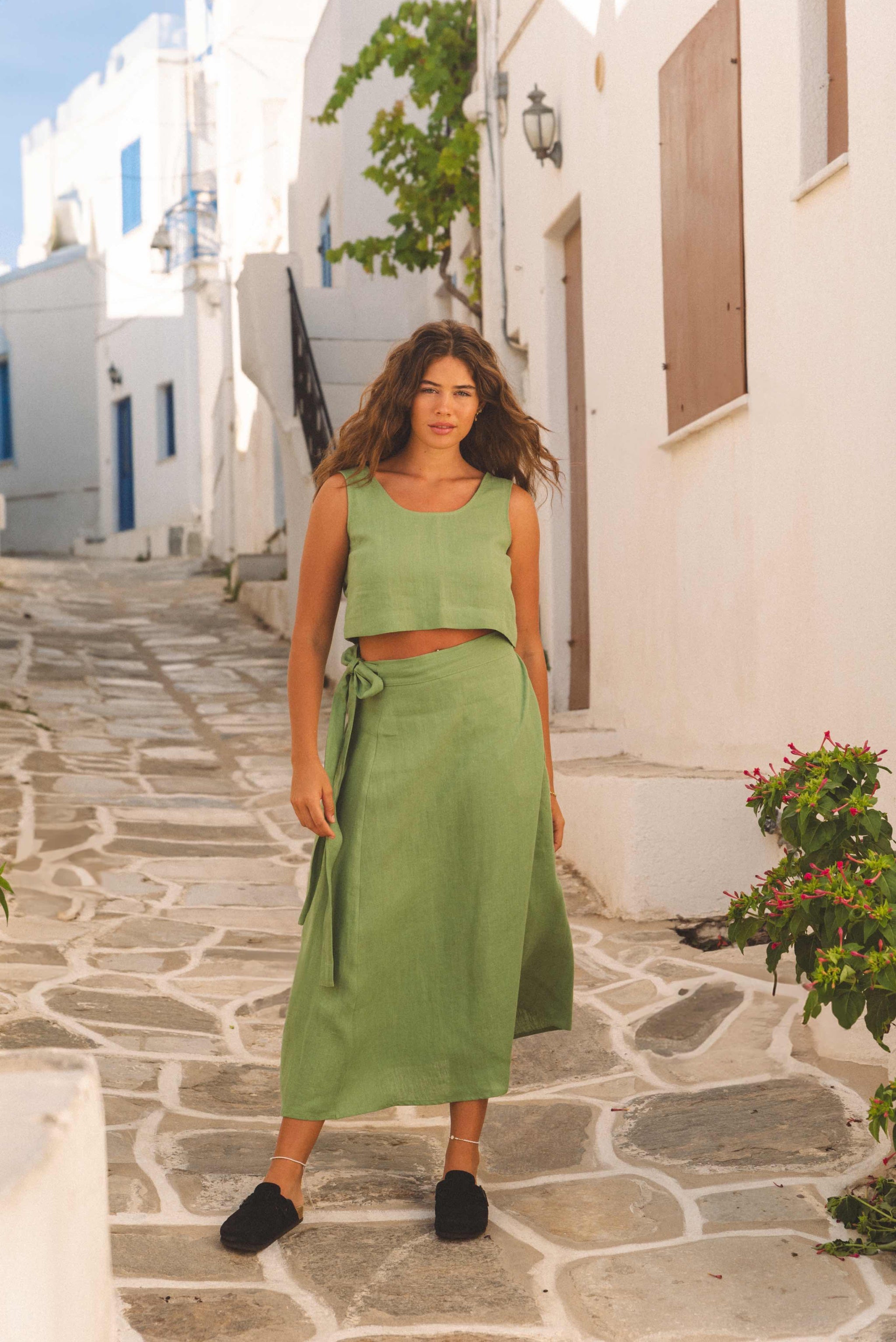 Pippa sleeveless linen crop top in Matcha Green | Size: M Refurbished - Amour Linen refurbished available on Cerqular