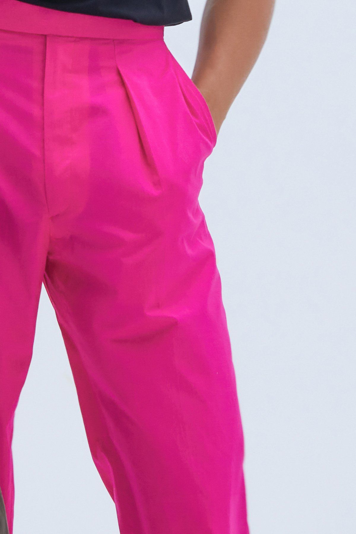 Pleated Wide Leg Trouser in Pink | Size: 34 Refurbished - N/A (Note: There is no well-known brand by this name refurbished available on Cerqular