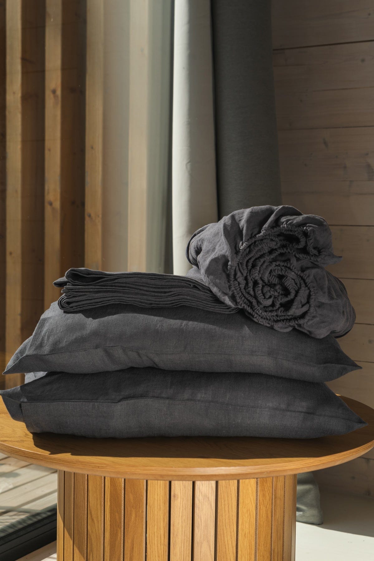 Linen sheets set in Charcoal | Size: US Twin DEEP + Standart pillowcases Refurbished - Amour Linen refurbished available on Cerqular