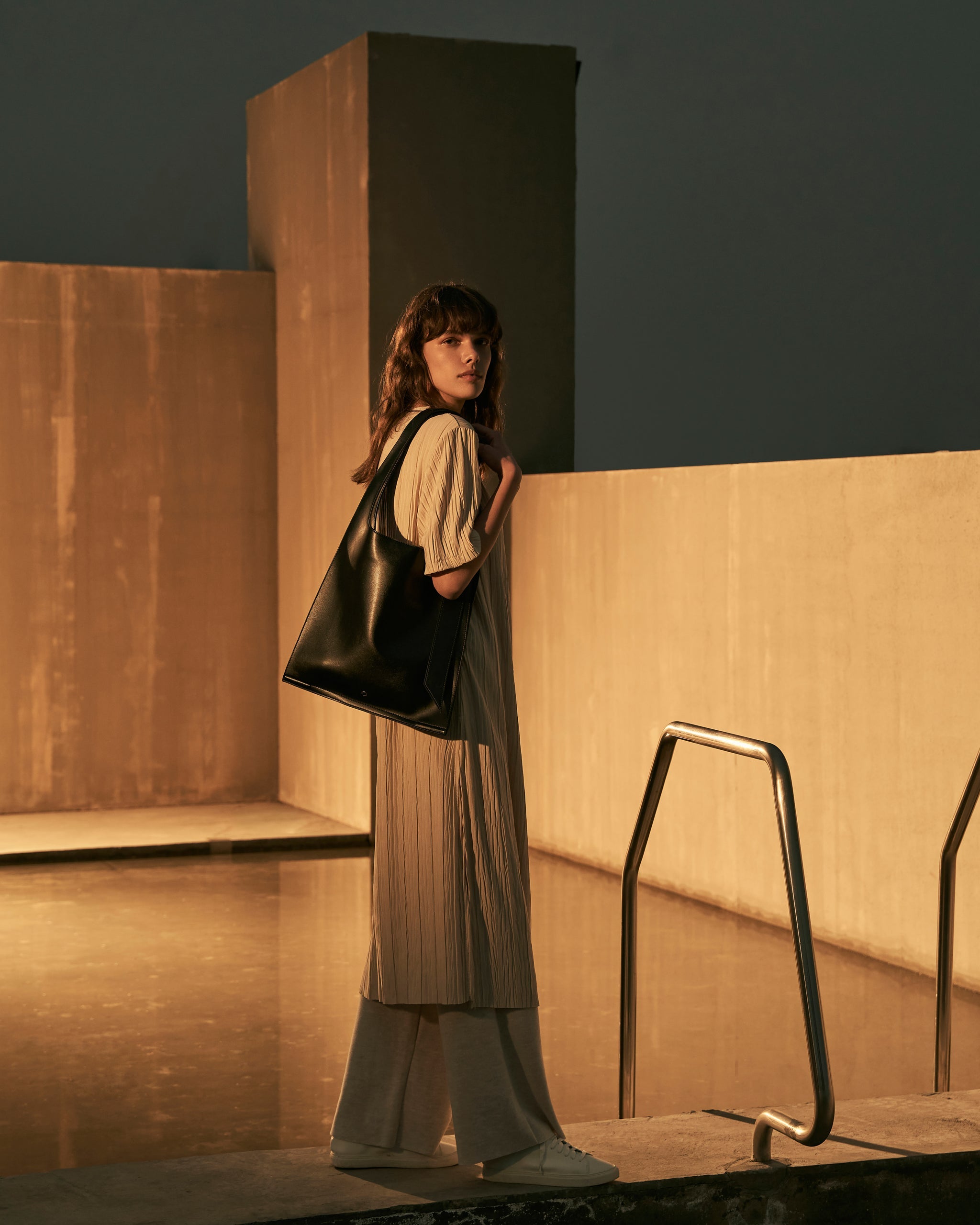 BO Corn Leather Shopper | Color: Black Refurbished - ONE (assuming it refers to the brand "ONE") refurbished available on Cerqular