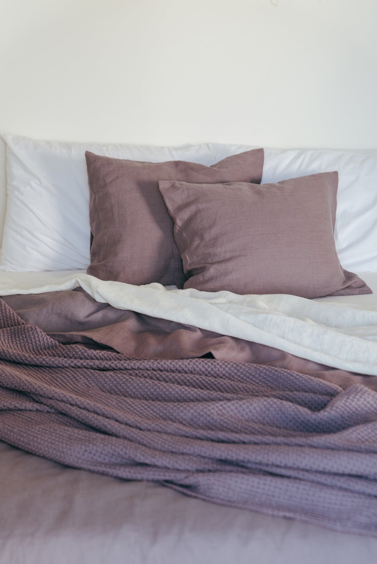 Buy Linen pillowcase in Dusty Lavender | Size: Euro Large Refurbished - $39.00 Linen pillowcase in Dusty Lavender | Size: Euro Large Refurbished - Amour Linen refurbished available on Cerqular