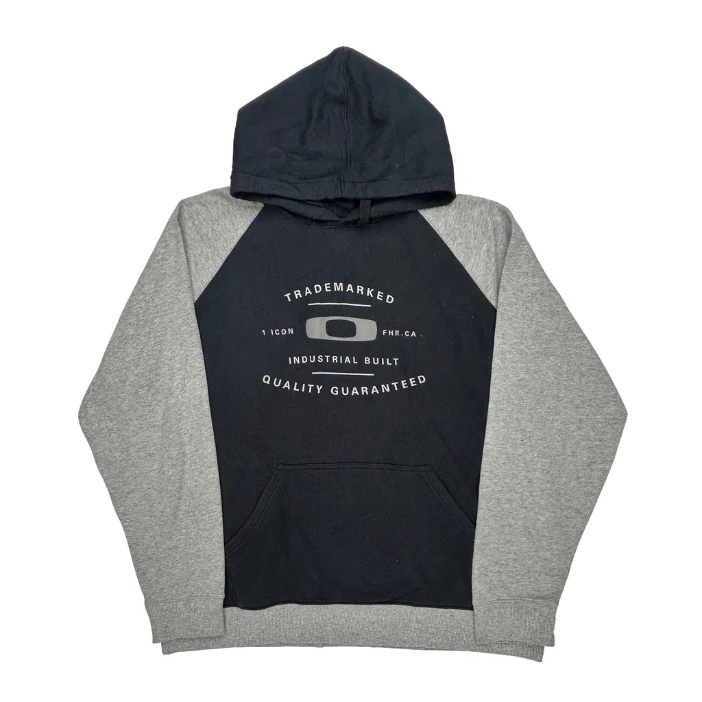 Buy Oakley Hoodie - 2XL Black Cotton Blend Refurbished - $73.69 Oakley Hoodie - 2XL Black Cotton Blend Refurbished - Thrifted (note: this is a term often used to describe second- refurbished available on Cerqular