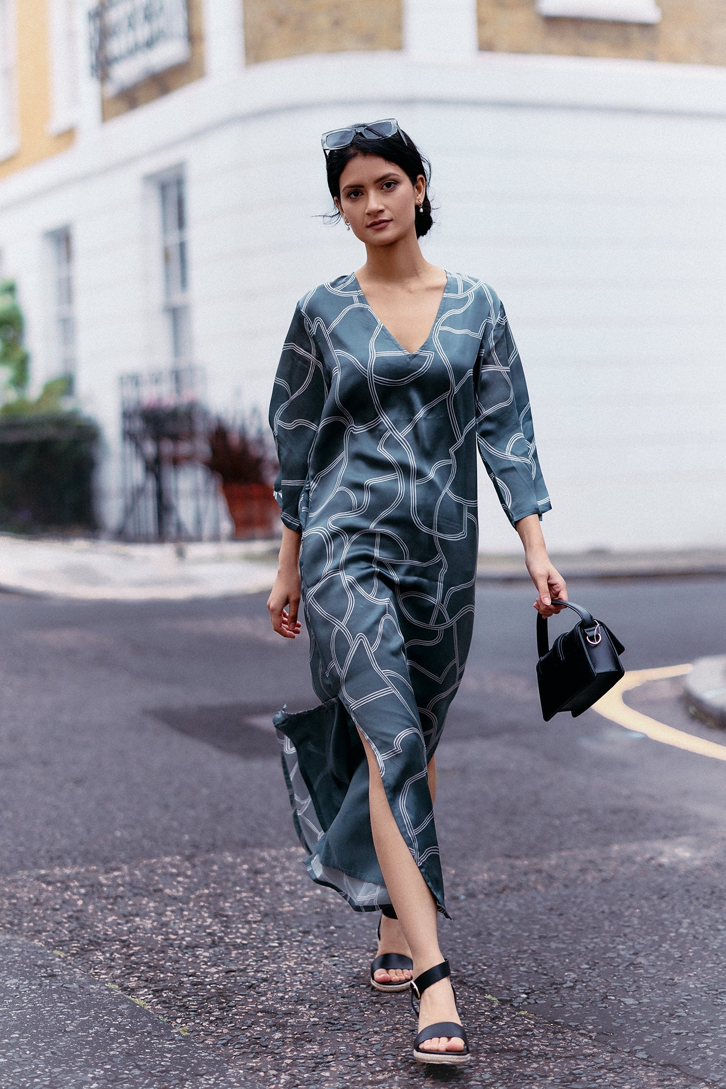 Maxi Dress with Side Slits in Abstract Stripes | Color: Twirls and twists | Size: 3XL Refurbished - Resistor (Note: This is a generic term for an electronic component, refurbished available on Cerqular
