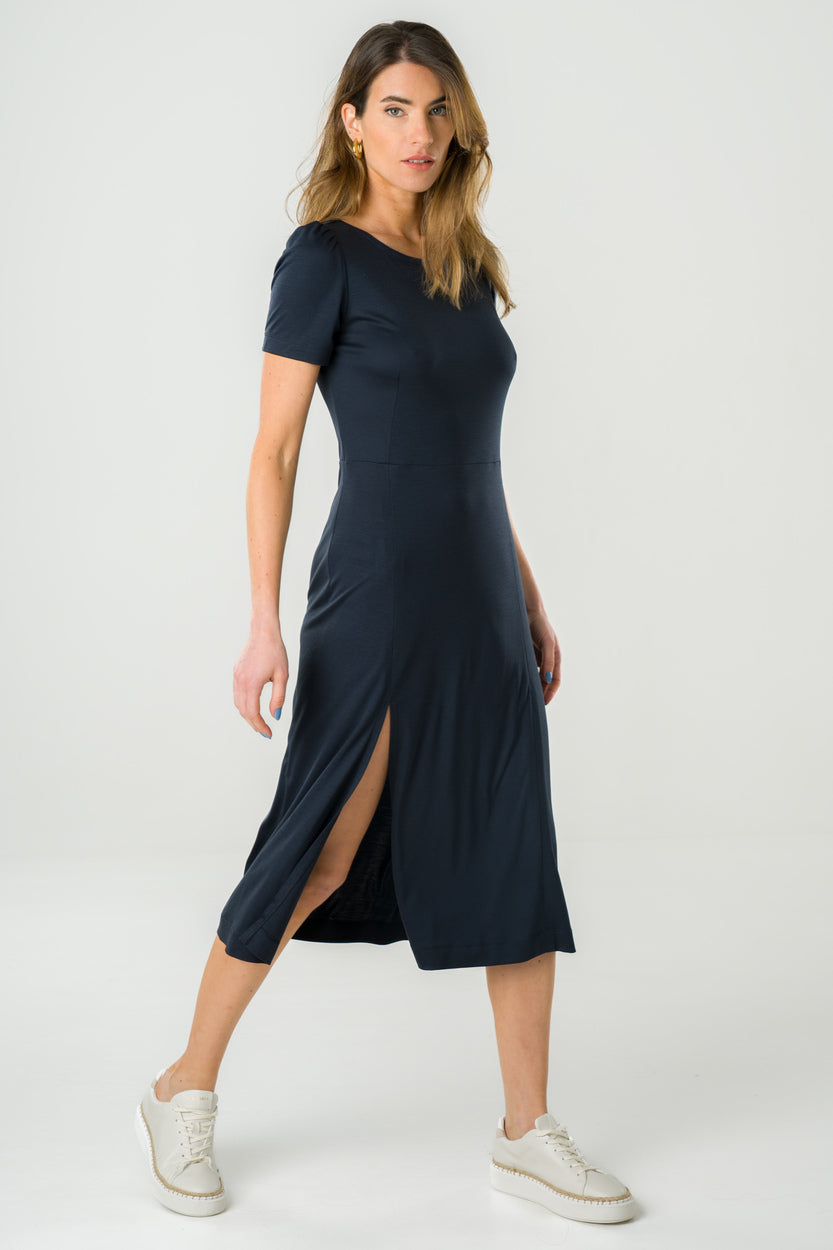 Robe Victoria marine | Size: L Refurbished - Avani Apparel refurbished available on Cerqular