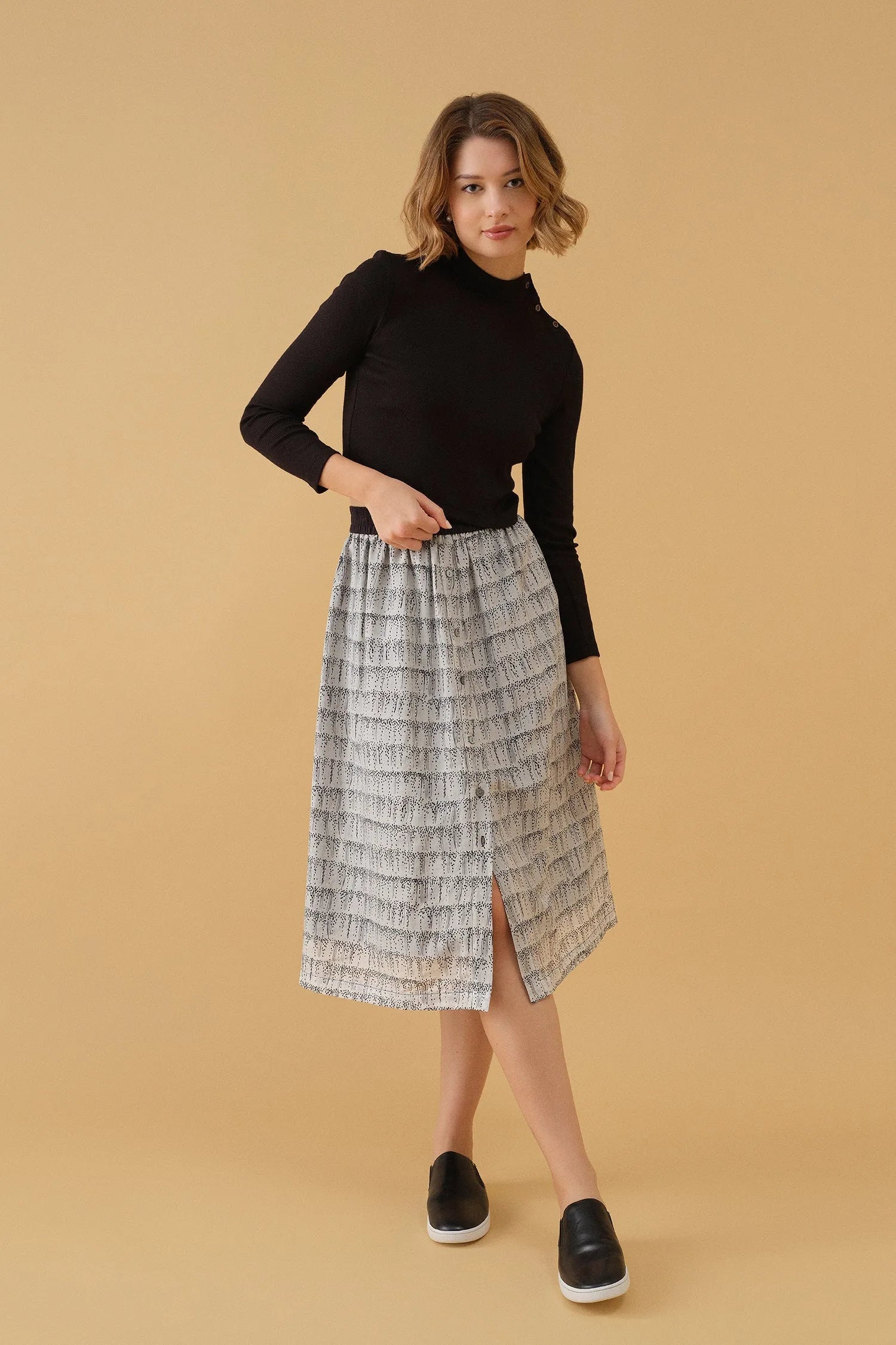 Buttoned Midi Skirt - Black & White Print | Size: L Refurbished - N/A refurbished available on Cerqular