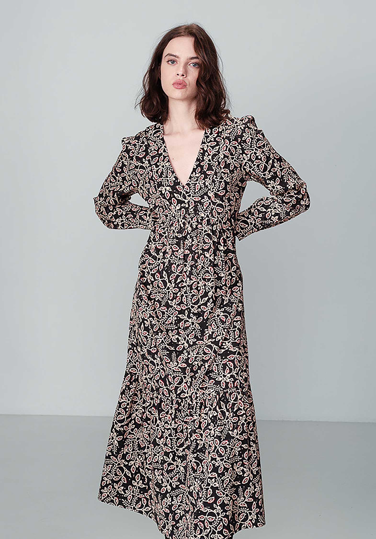Dress Nilton Noir | Color: NOIR | Size: M Refurbished - N/A (I could not find a well-known brand with this name refurbished available on Cerqular