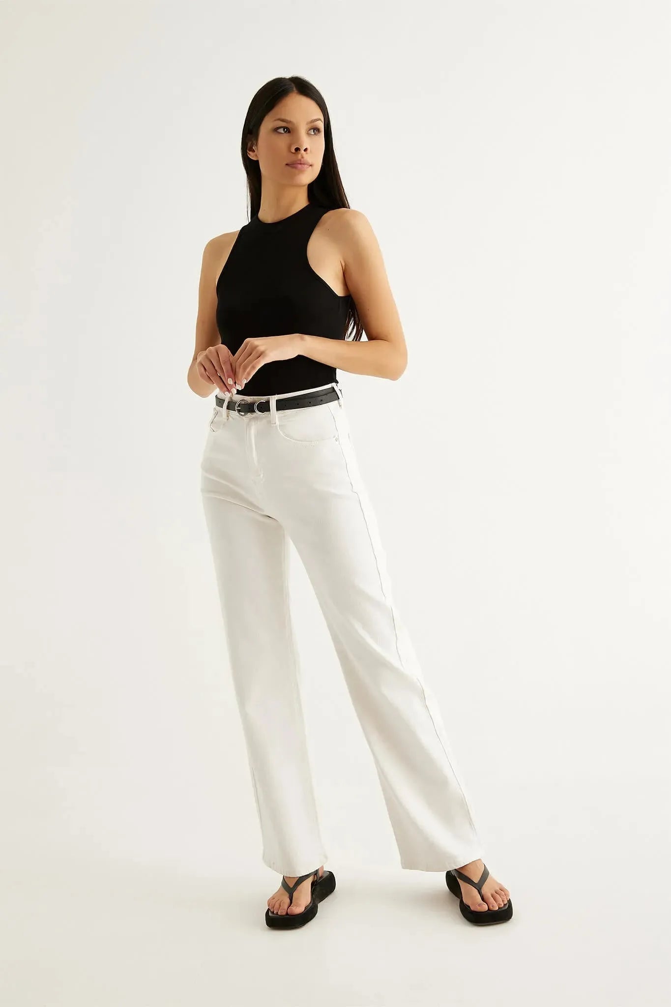 Straight white jeans India | Size: 44 Refurbished - N/A (Note: It's possible that "Bluyins" refurbished available on Cerqular