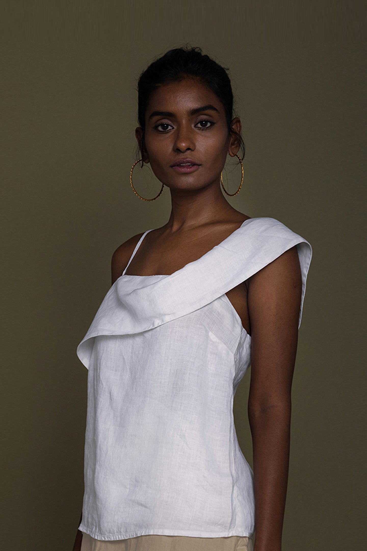 Wandering Wave Shirt in White | Color: Coconut White | Size: M Refurbished - Resistor (Note: This is a generic term for an electronic component, refurbished available on Cerqular