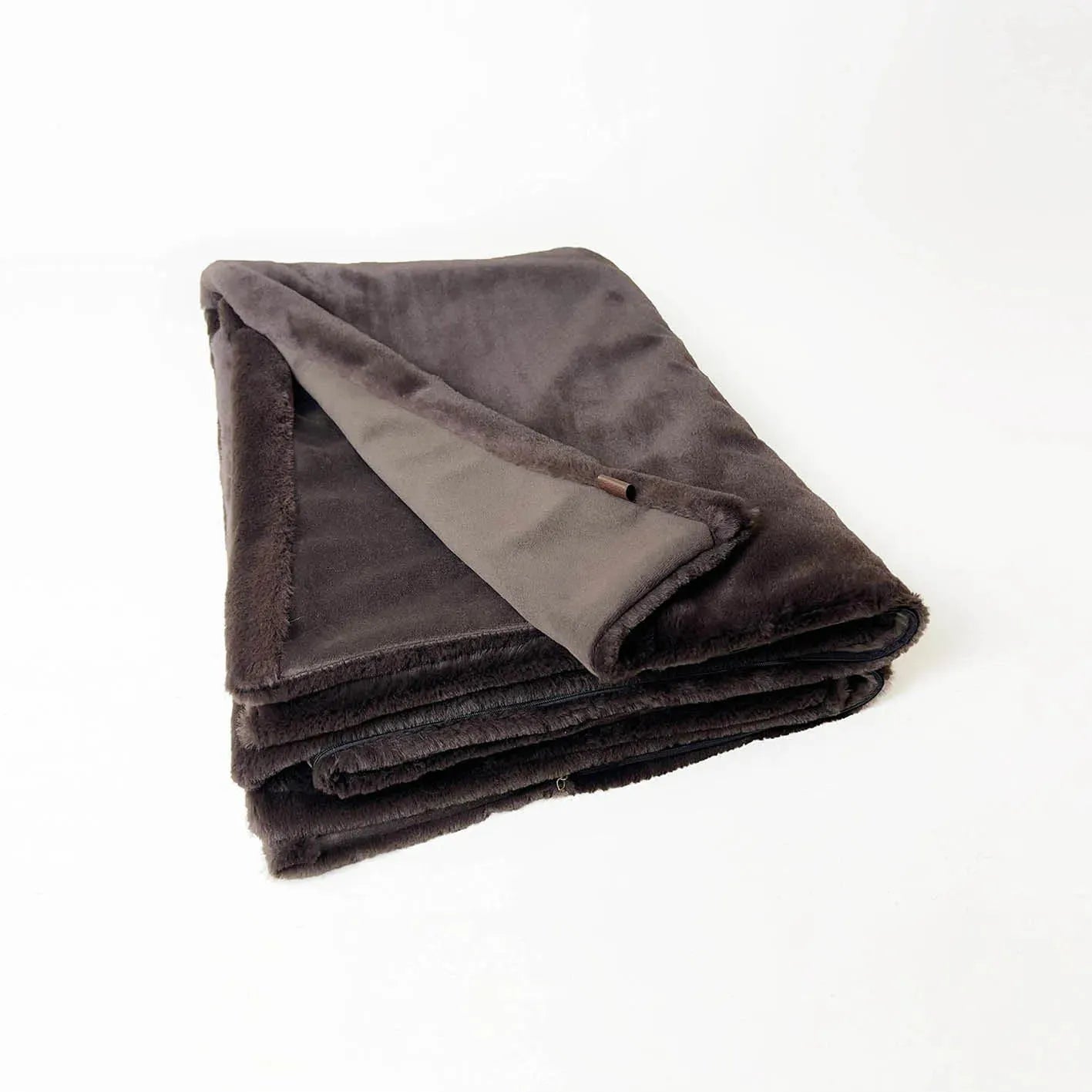 Fur Blanket INSPIRED BY Smooth Dusk | Rozmiar: 59x59" (150x150cm) Refurbished - N/A (Note: I could not find a well-known brand with refurbished available on Cerqular